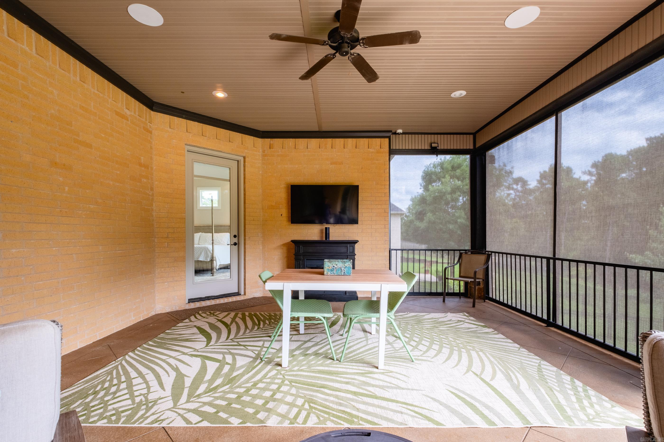 CHENAL VALLEY "ACCADIA COURT" - Residential