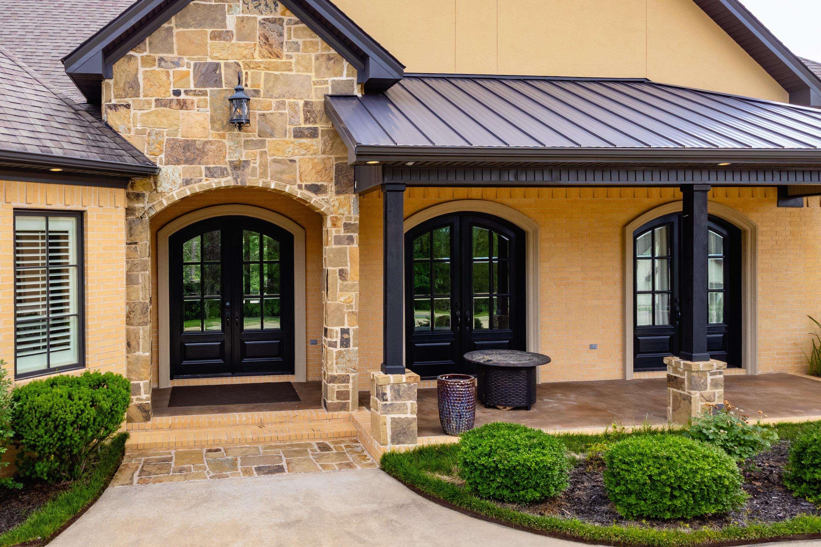 CHENAL VALLEY "ACCADIA COURT" - Residential