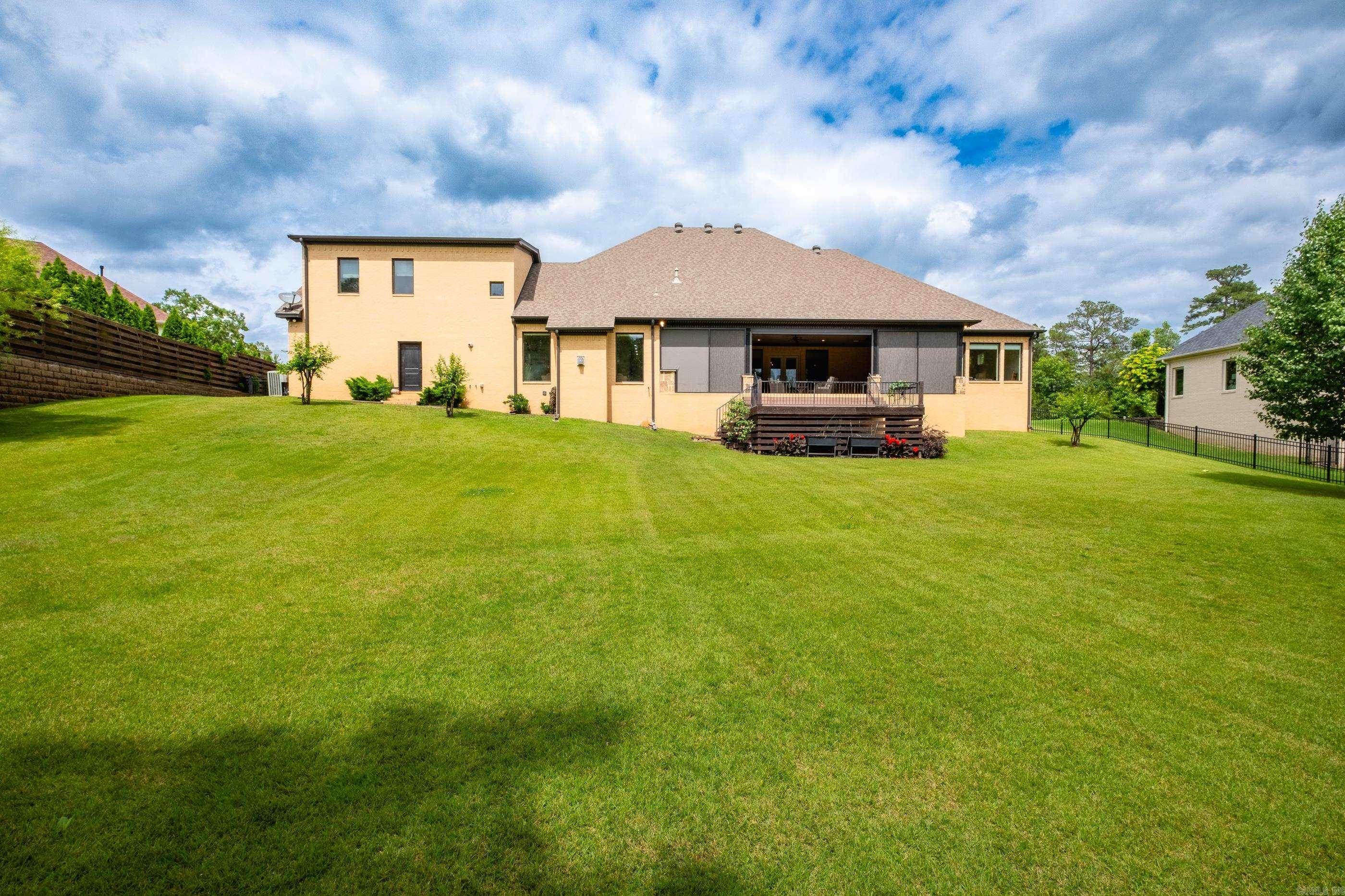 CHENAL VALLEY "ACCADIA COURT" - Residential