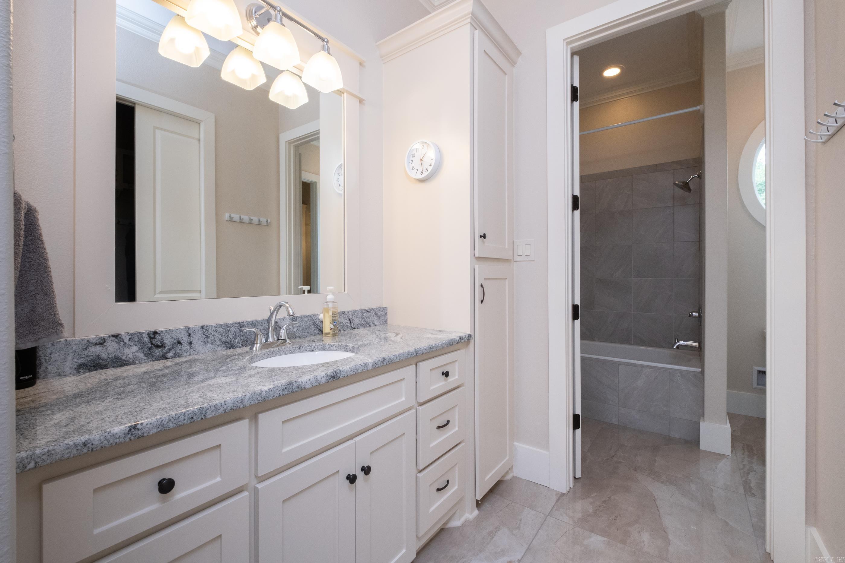 CHENAL VALLEY "ACCADIA COURT" - Residential