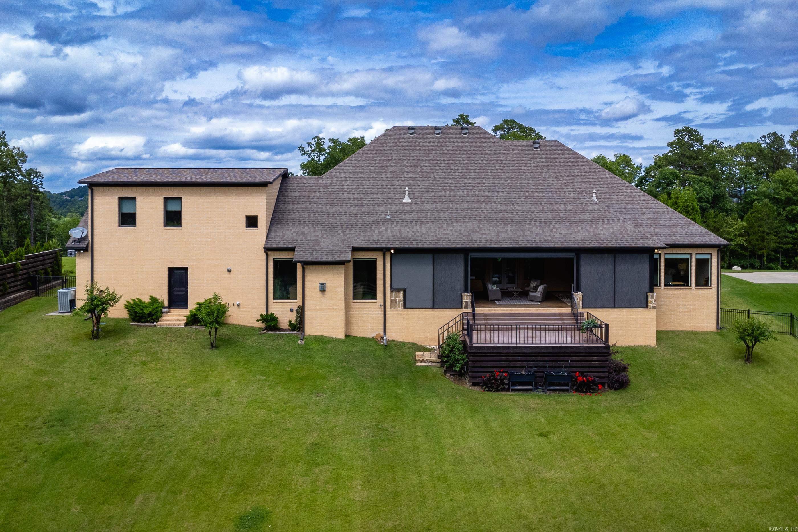 CHENAL VALLEY "ACCADIA COURT" - Residential