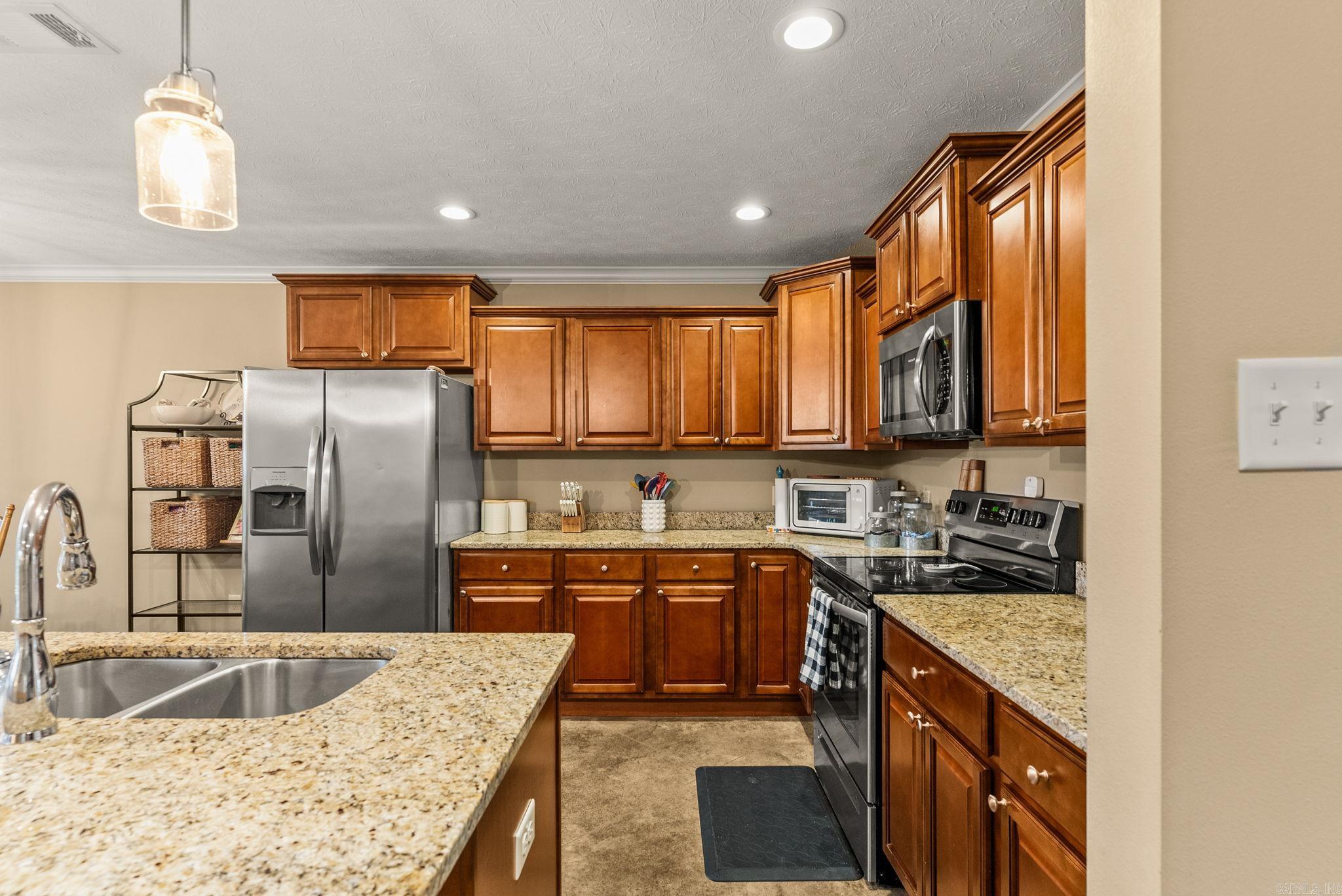 WILLOW OAK MANOR - Residential