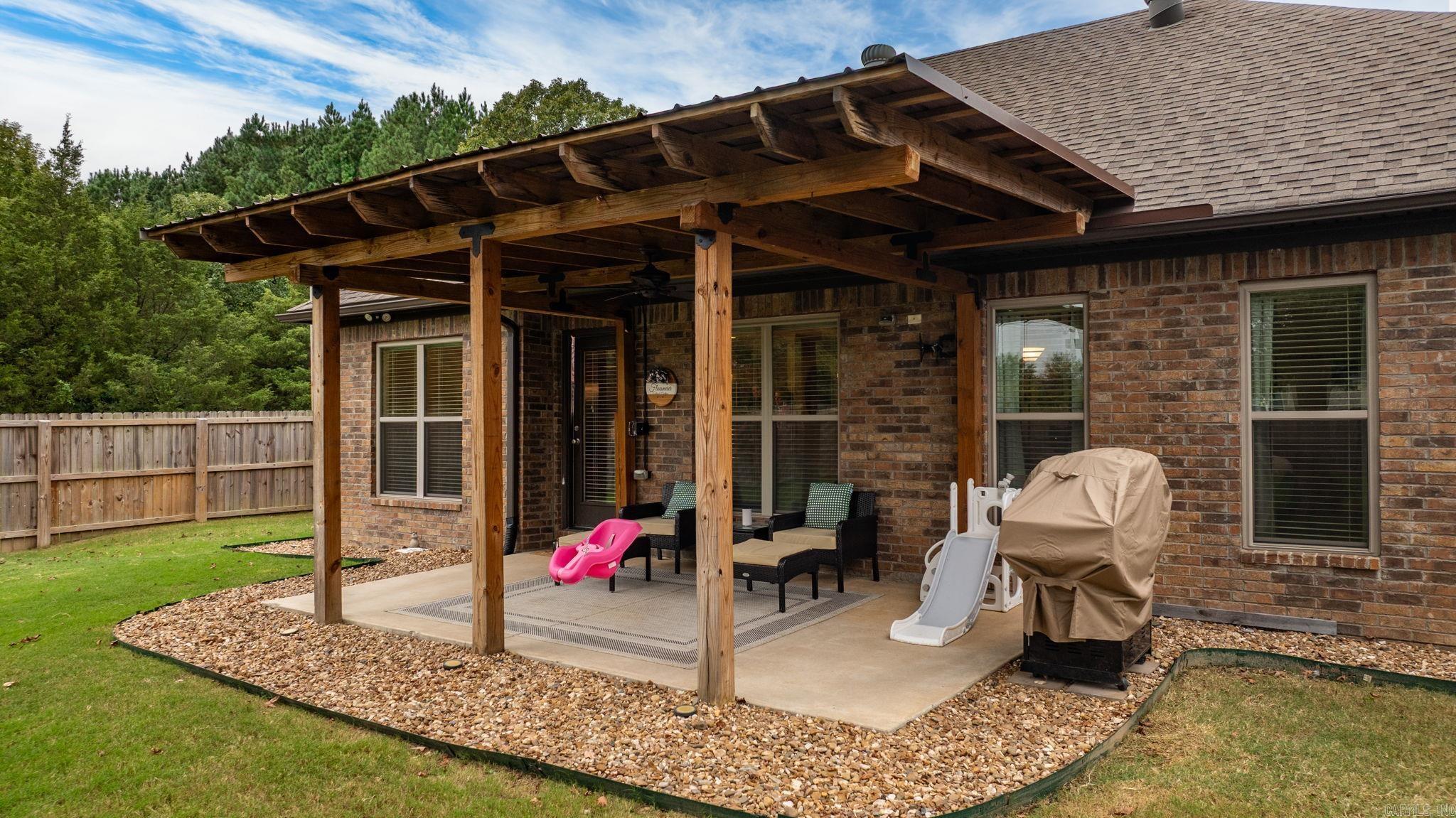 WILLOW OAK MANOR - Residential
