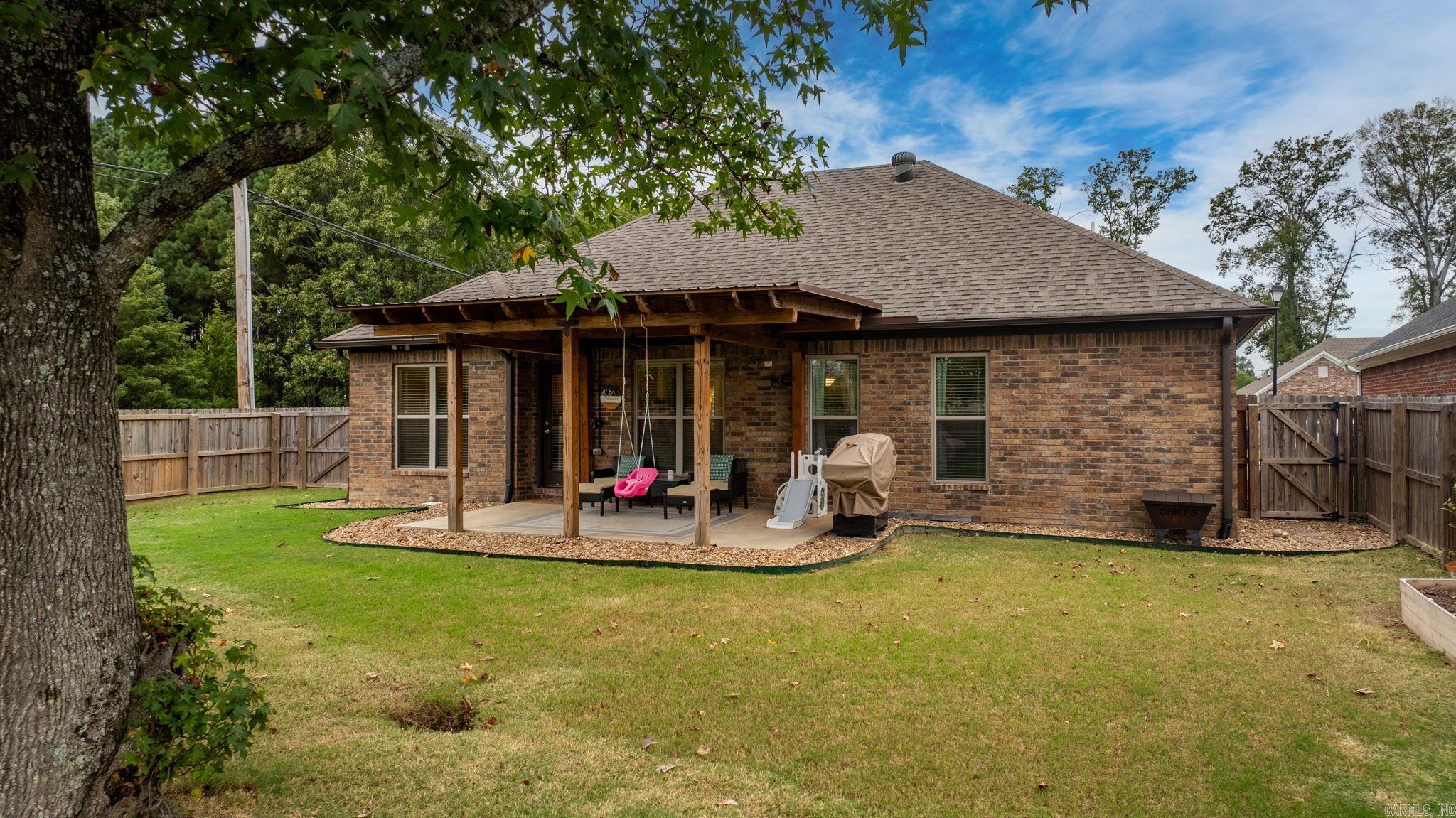 WILLOW OAK MANOR - Residential