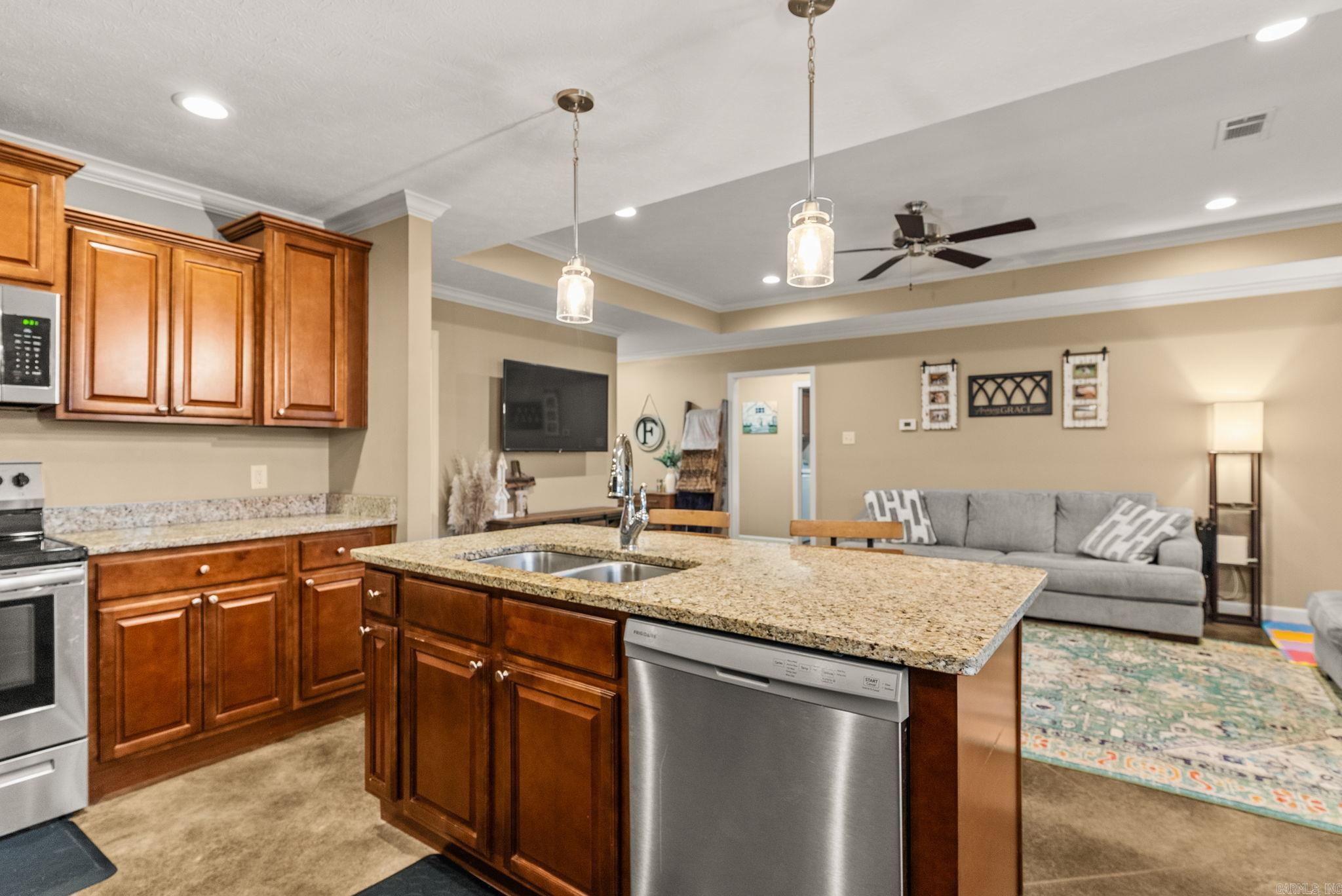 WILLOW OAK MANOR - Residential