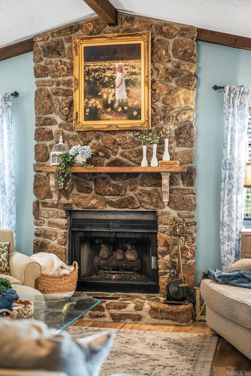 INDIAN HILLS - Residential