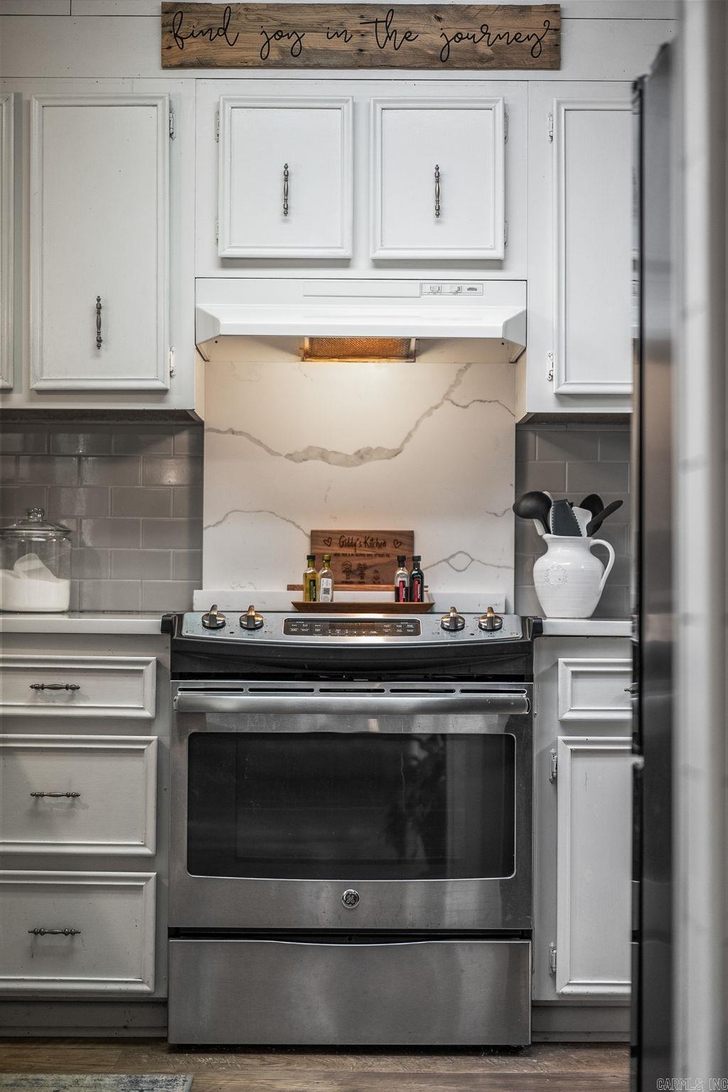 INDIAN HILLS - Residential