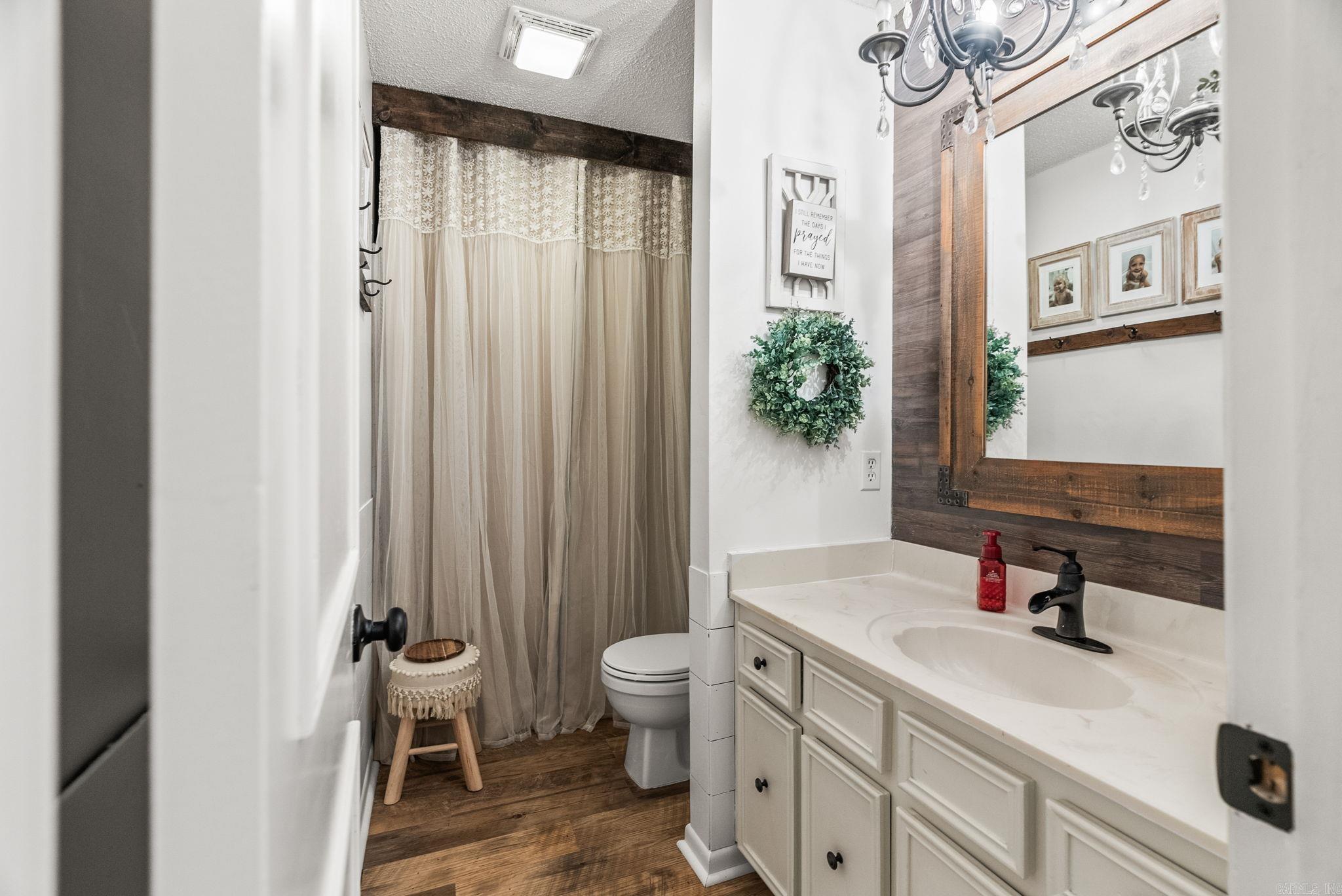 INDIAN HILLS - Residential