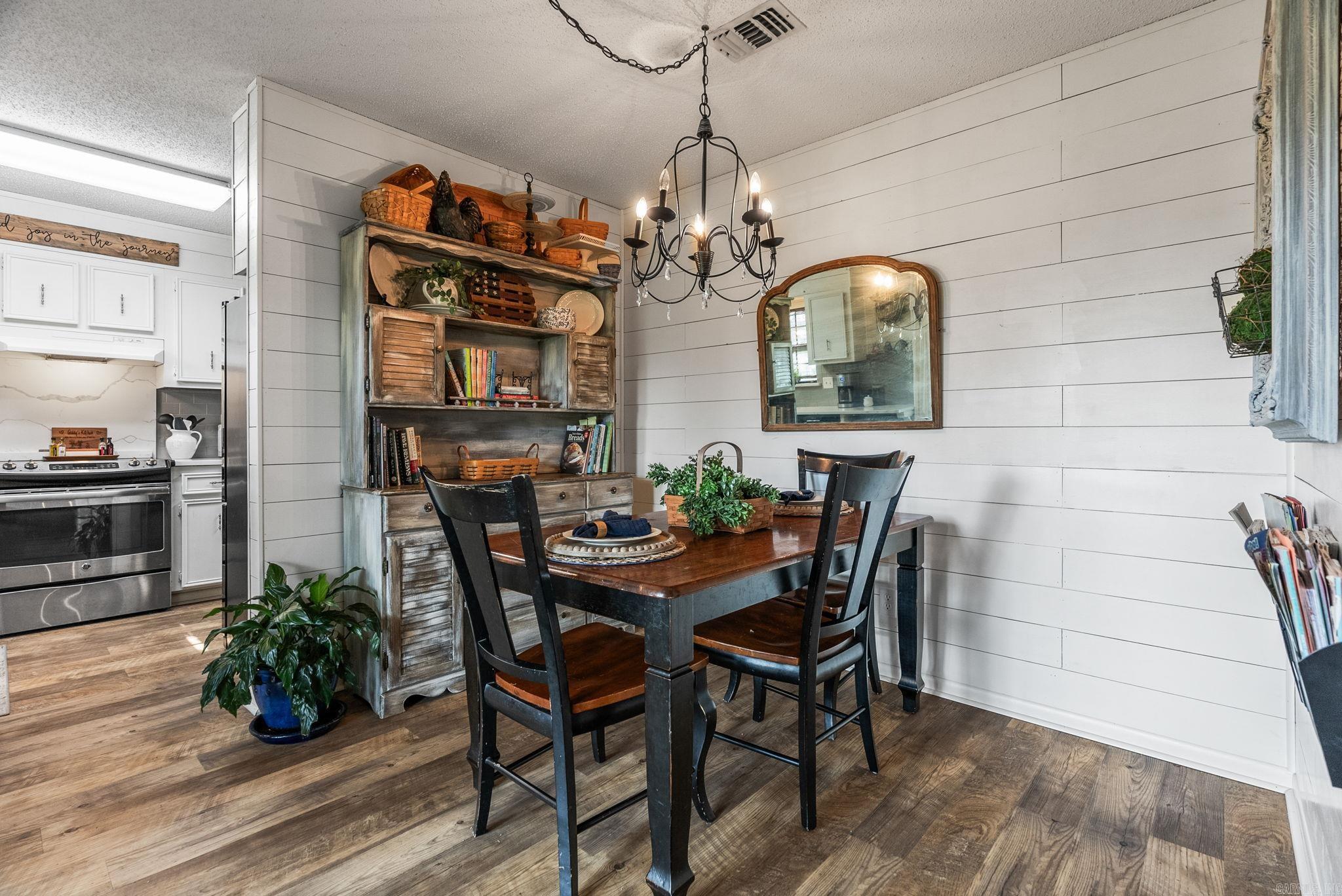 INDIAN HILLS - Residential