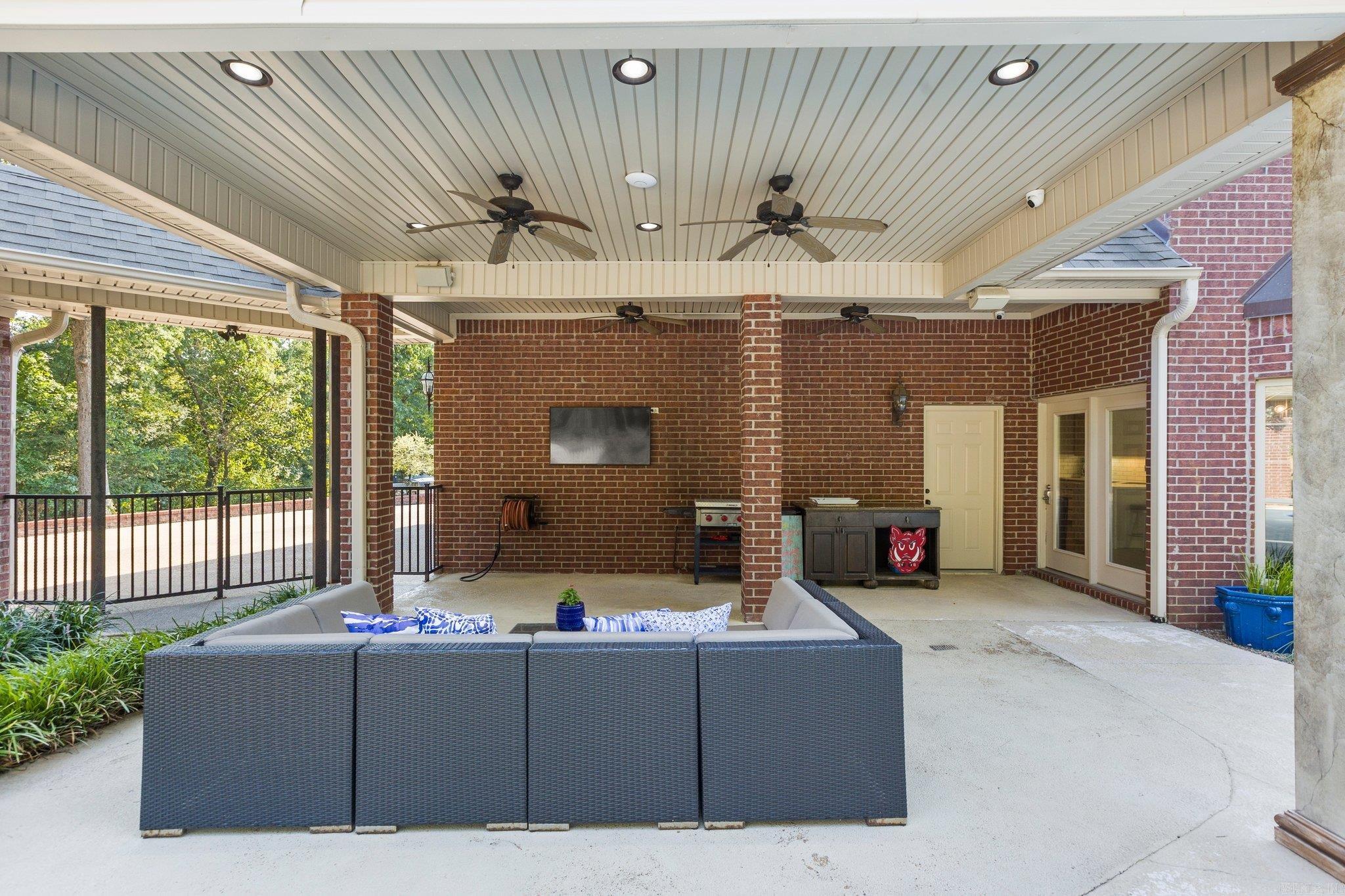 WELLINGTON POINTE ANNEX - Residential