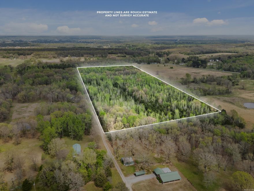 This wooded acreage, located at the end of the road, offers privacy, yet located within a few minutes of school and shopping! It is perfect for building a home, developing, or as a hunting retreat! There are lots of wildlife in the area! This is vacant land. There are no buildings on the property.