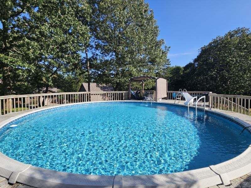 MOUNTAIN AIRE EAST - Residential