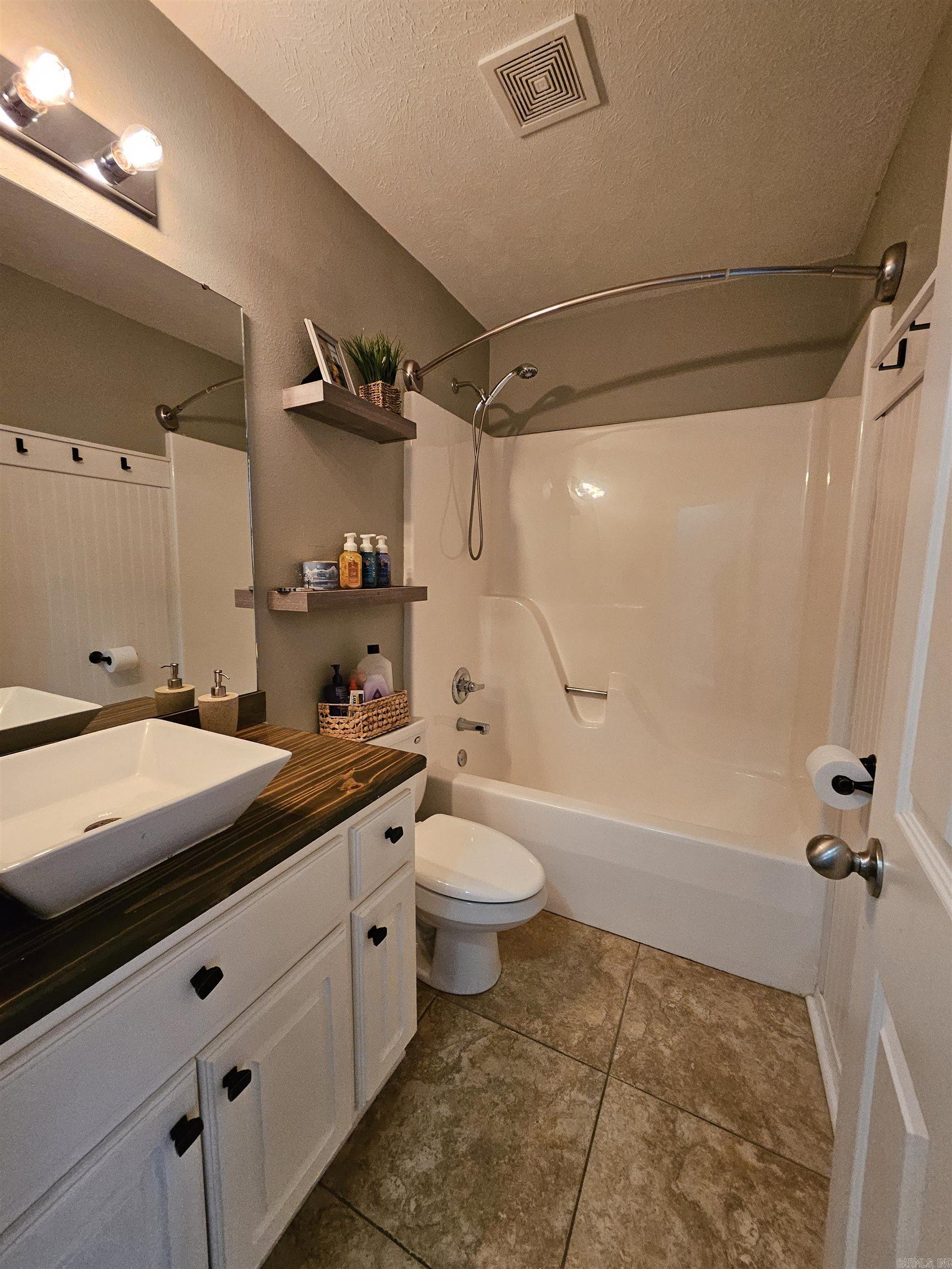 WILHELMINA COVE - Residential