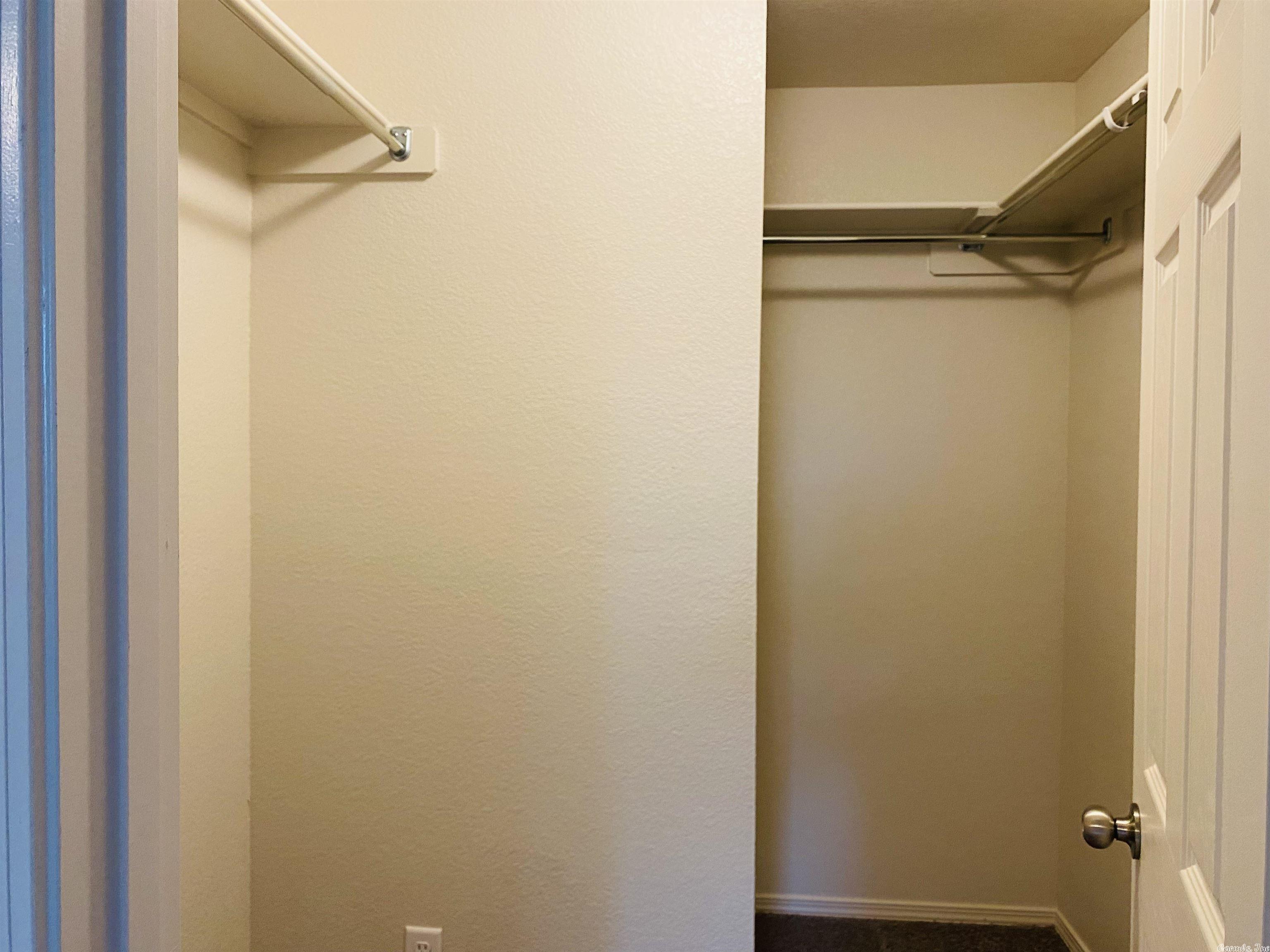 WHITE OAK CROSSING - Residential Lease