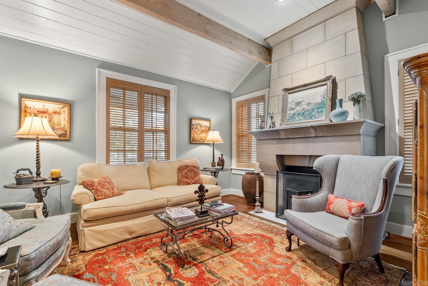 NEWTONS - Residential