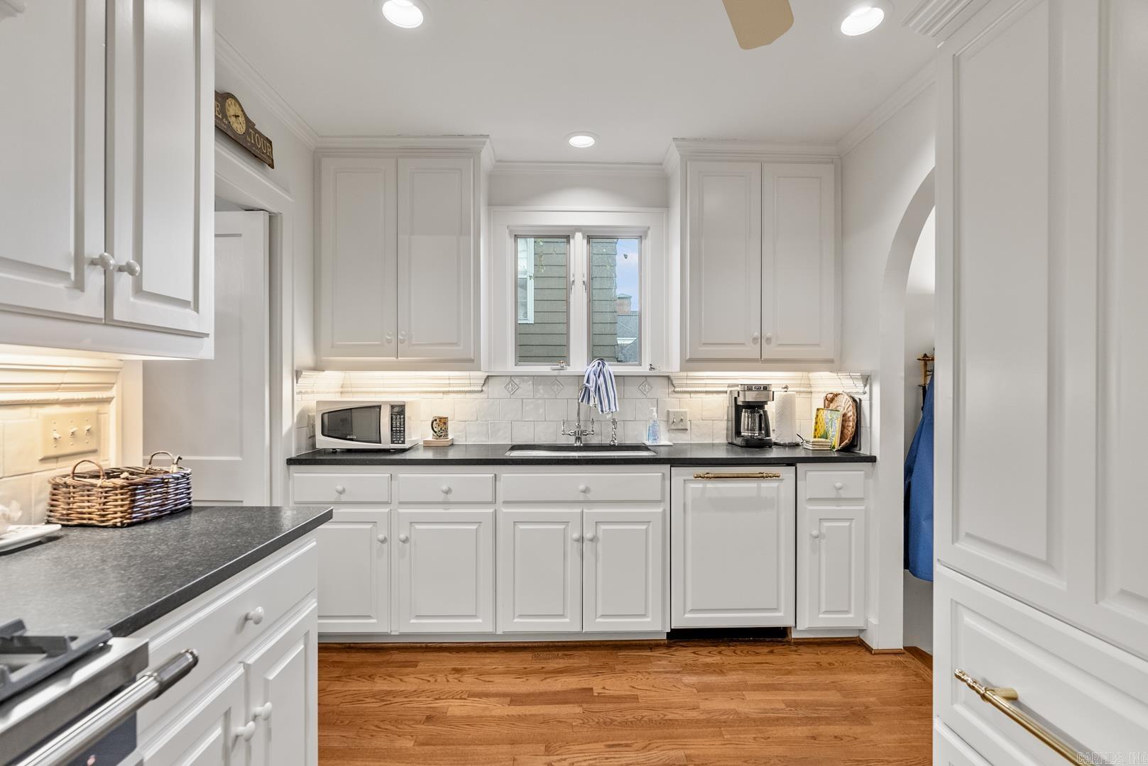 NEWTONS - Residential