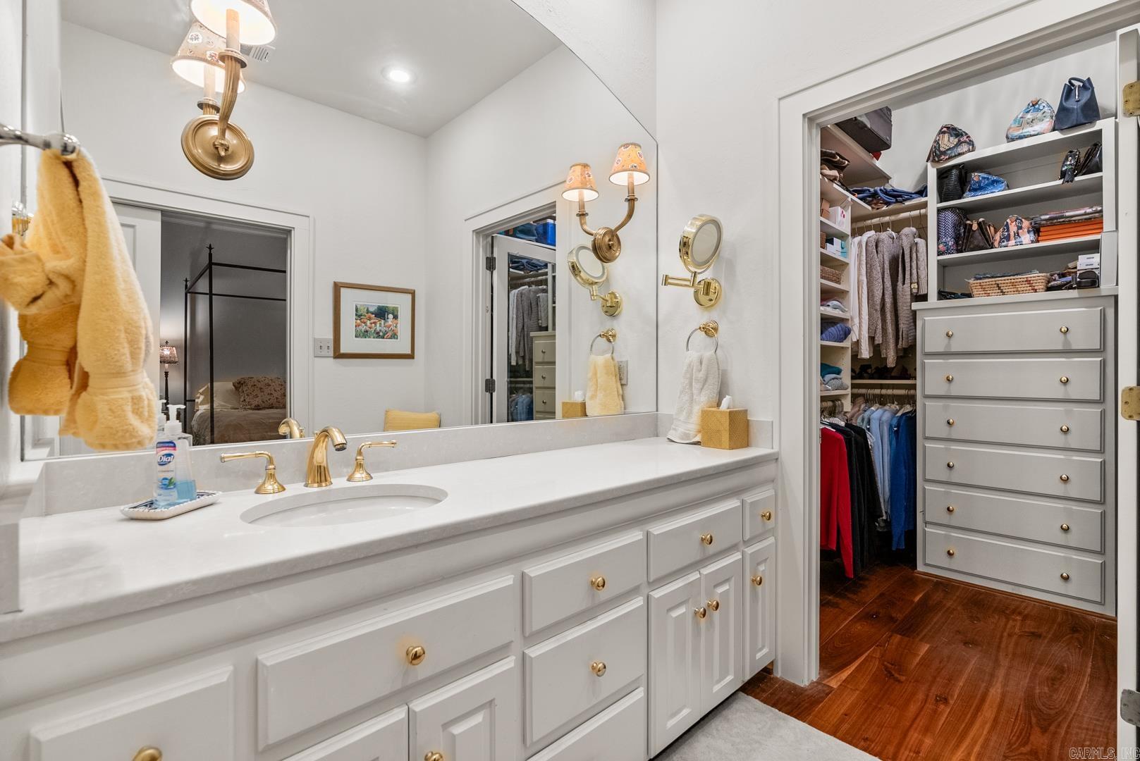 NEWTONS - Residential