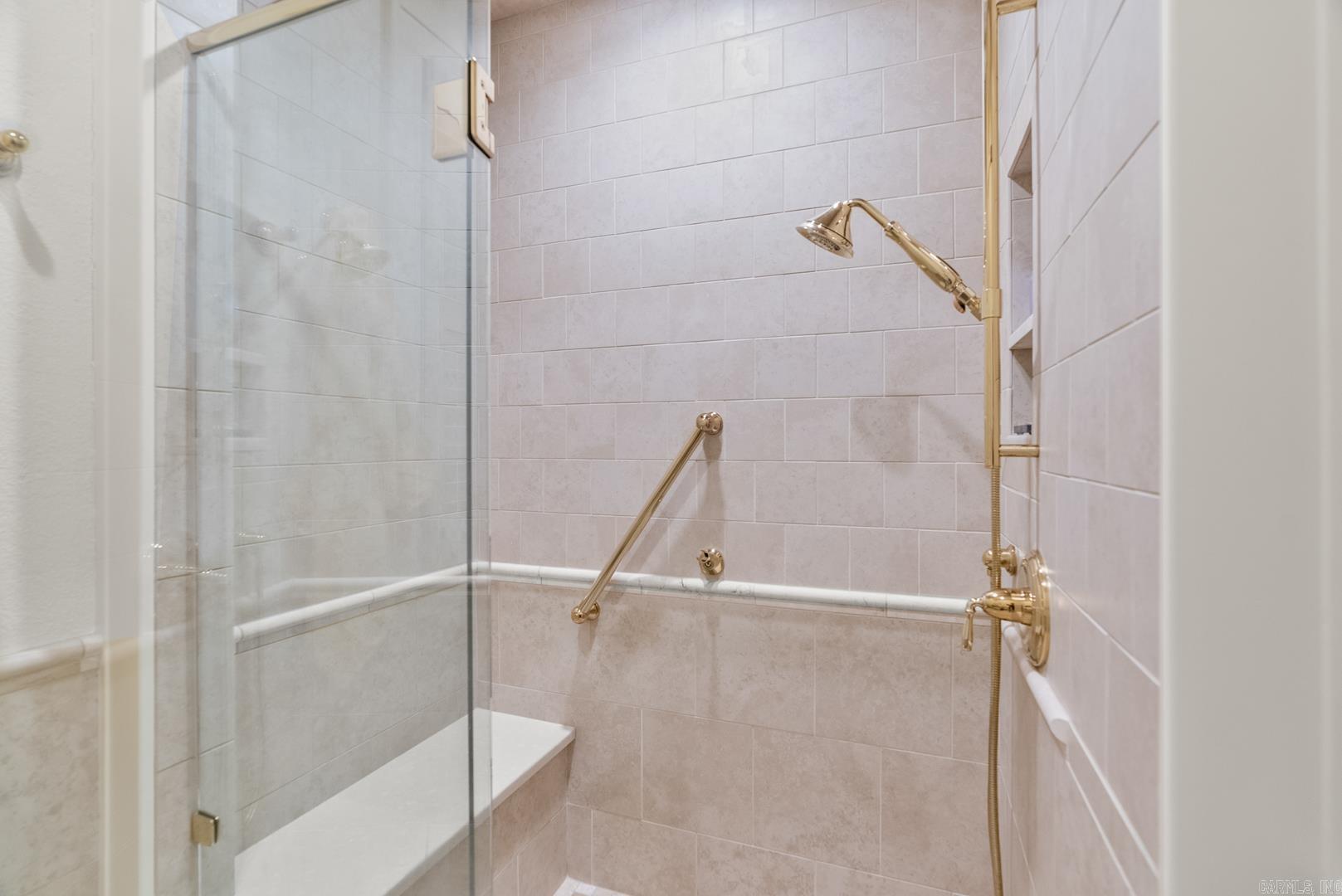 NEWTONS - Residential