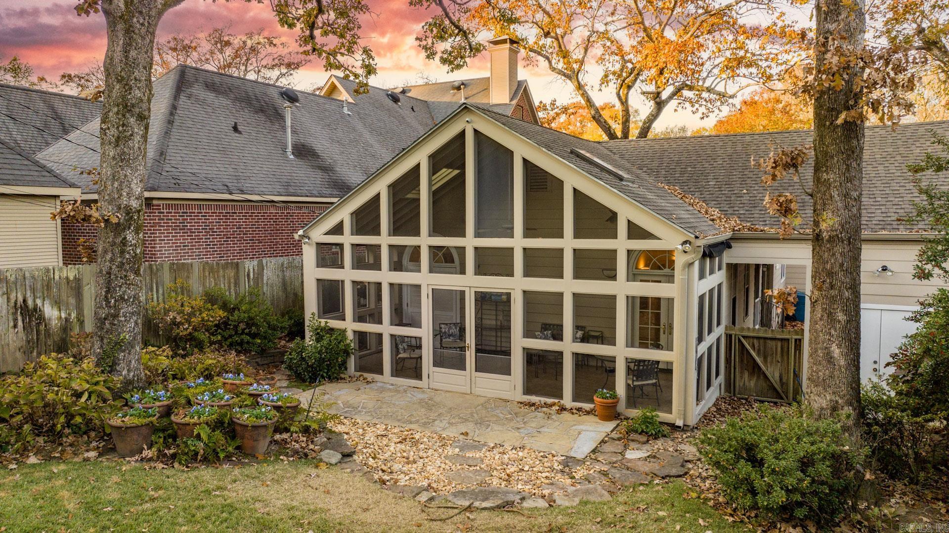 NEWTONS - Residential