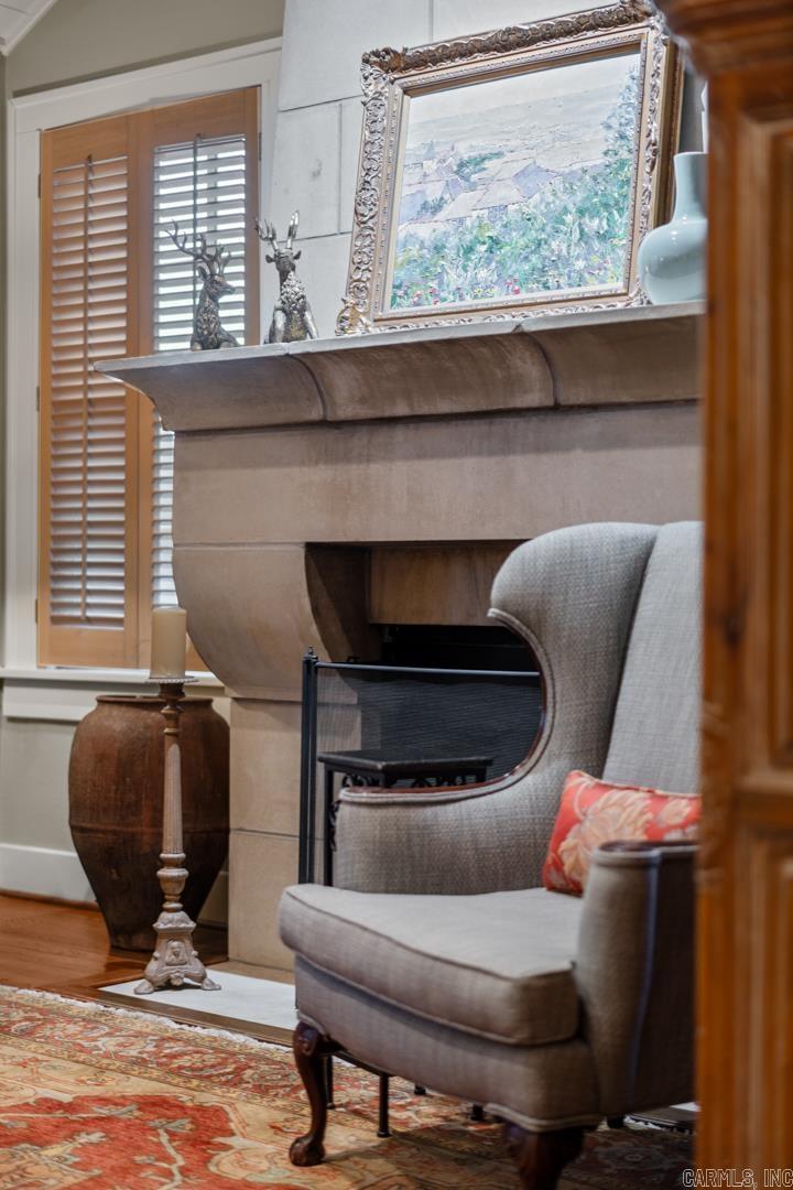 NEWTONS - Residential