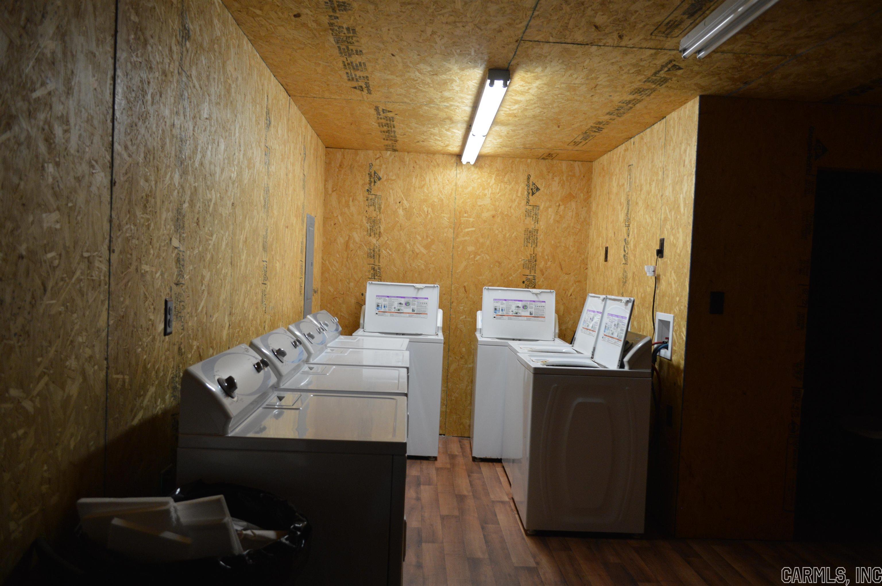 WINKLEY CROSSING - Land