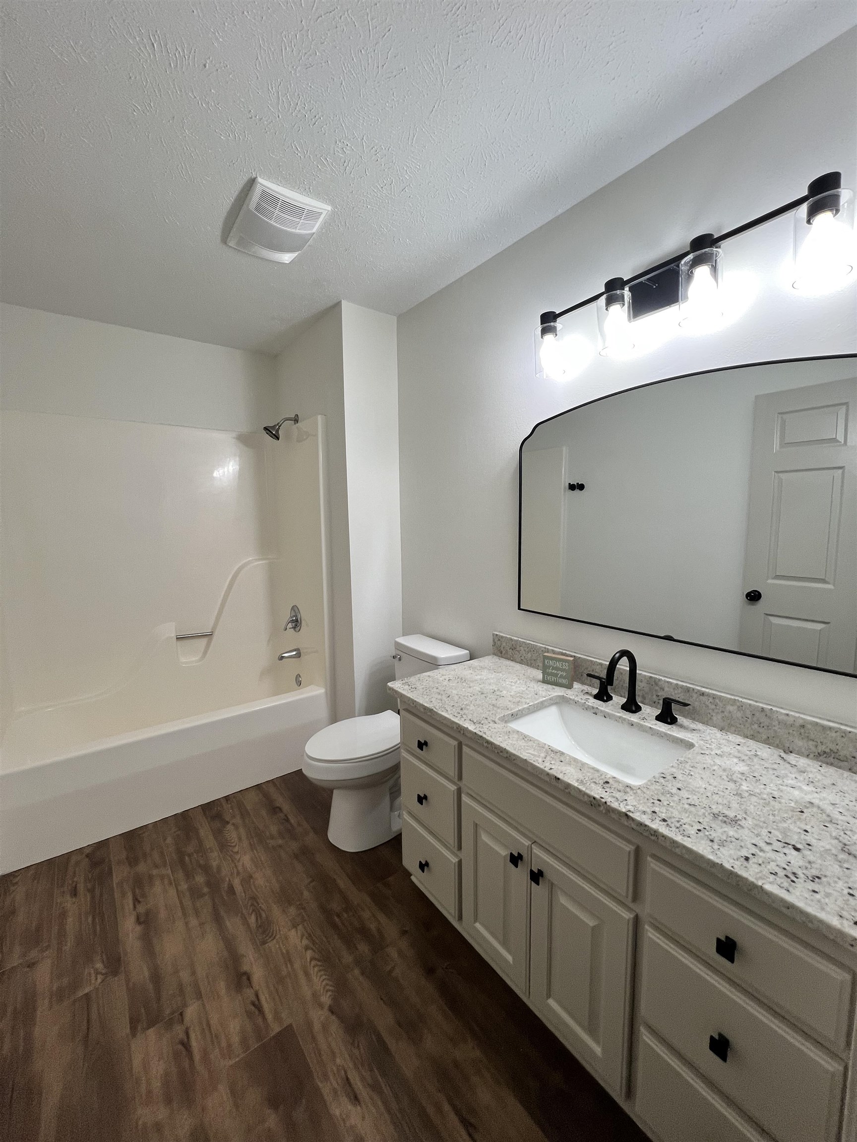 RIVER OAKS - Residential