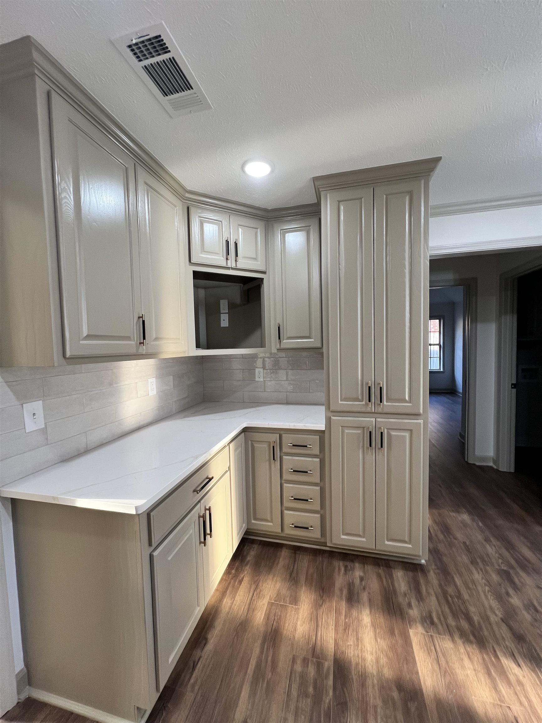 RIVER OAKS - Residential