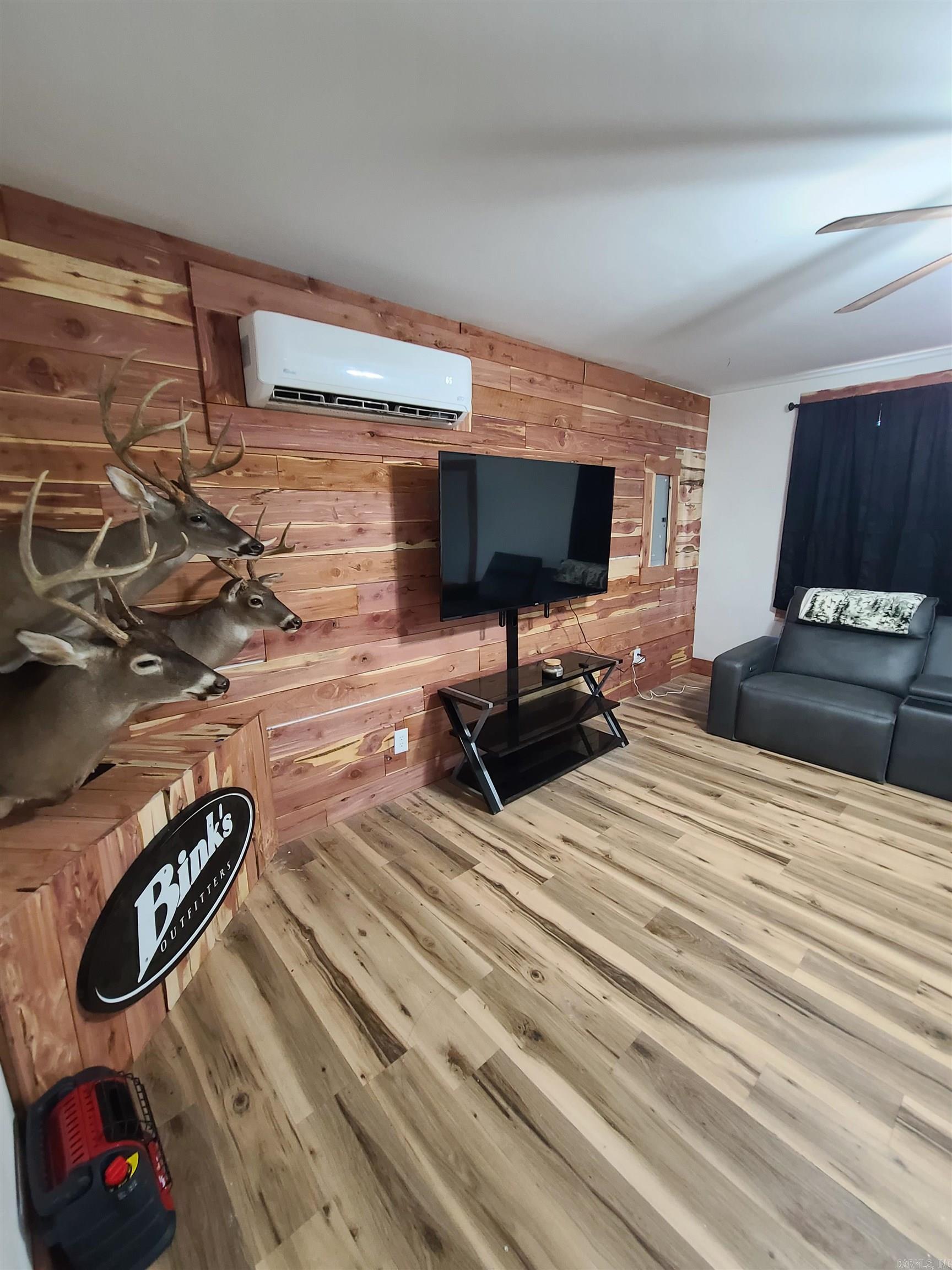 REYNOLDS & LAW SUBDIVISION - Residential