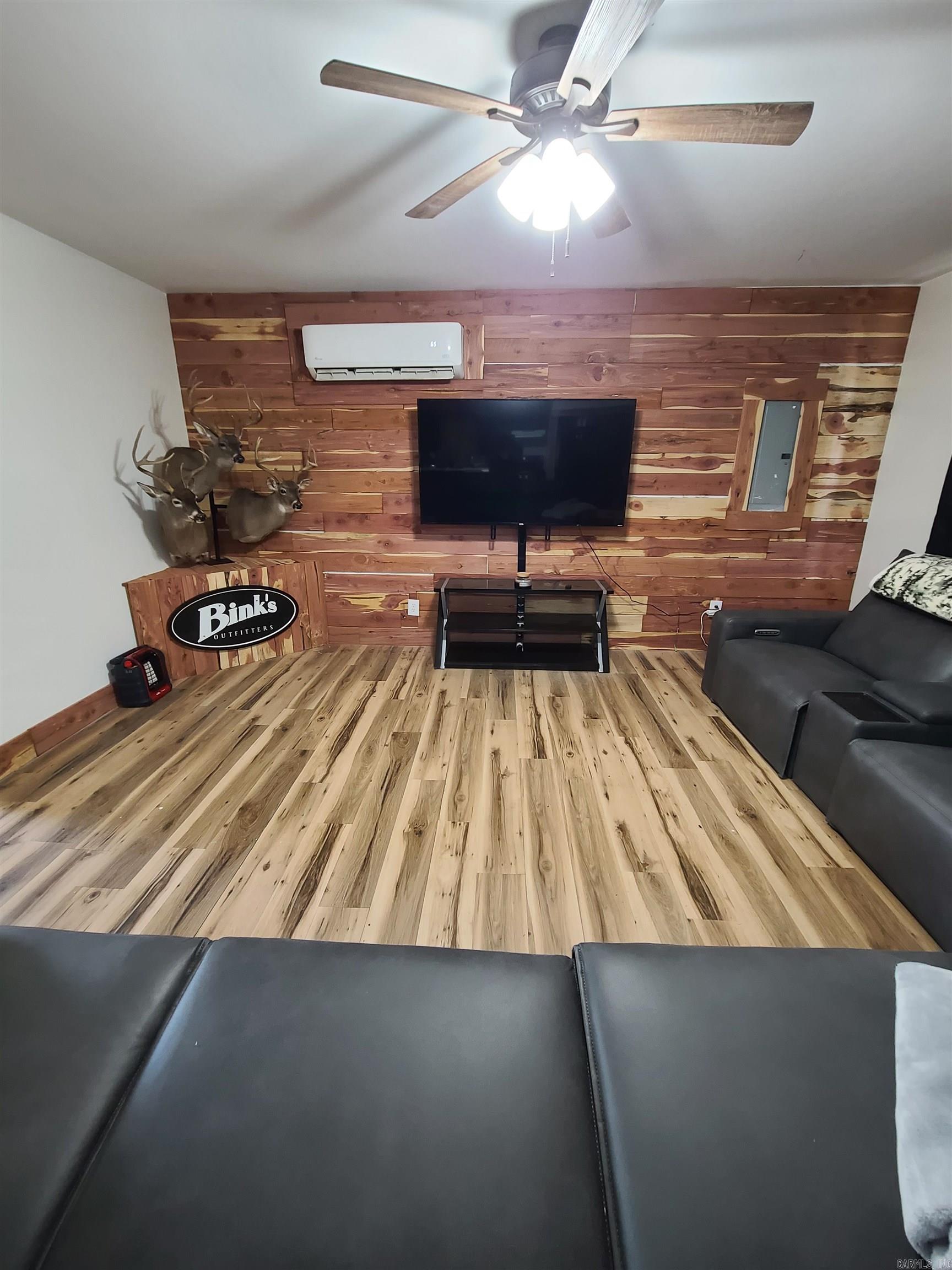 REYNOLDS & LAW SUBDIVISION - Residential