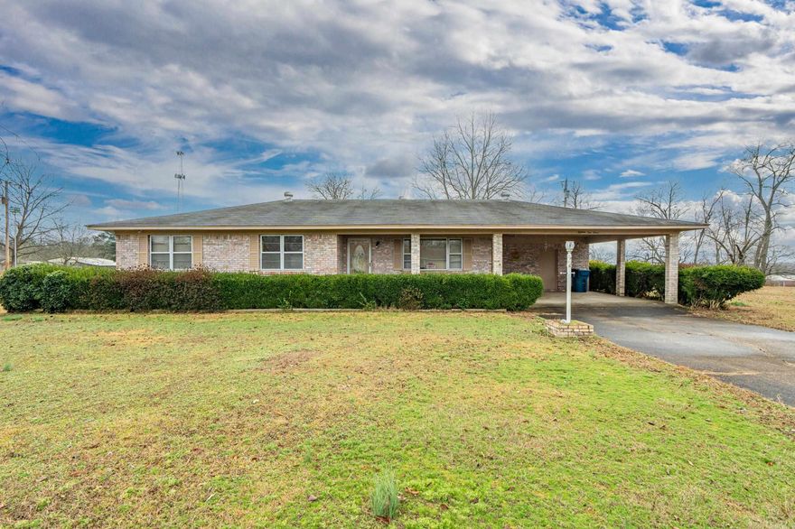 Move-in-ready brick home offering 3 bedrooms and 2.5 bathrooms with a functional single-level layout. This property features a covered deck, hot tub, and a storage building for added convenience. The interior provides comfortable living spaces and a practical floor plan. Located within Malvern with access to shopping, dining, and services. Priced competitively for today’s market, this property presents an excellent opportunity for a variety of buyers.