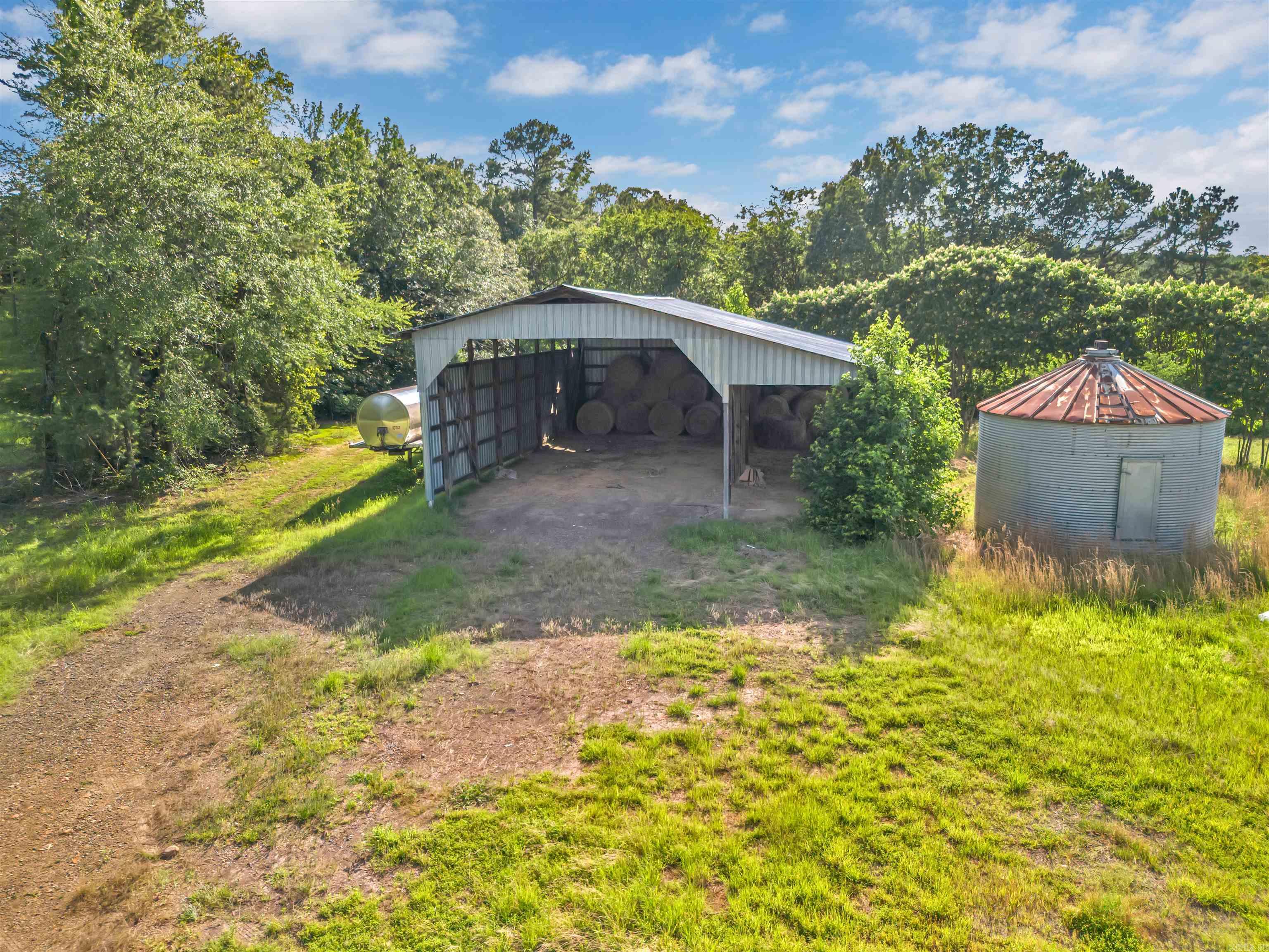 Metes & Bounds - Land