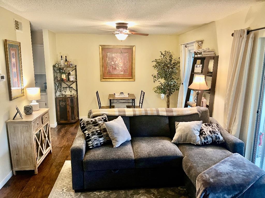 Desoto Courts Townhouse - Residential