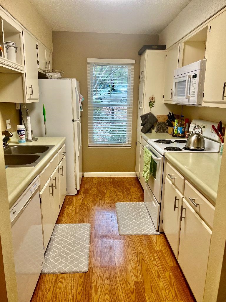 Desoto Courts Townhouse - Residential