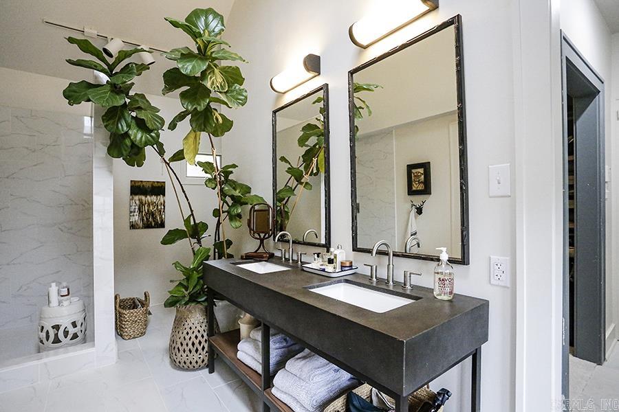 NEWTONS - Residential