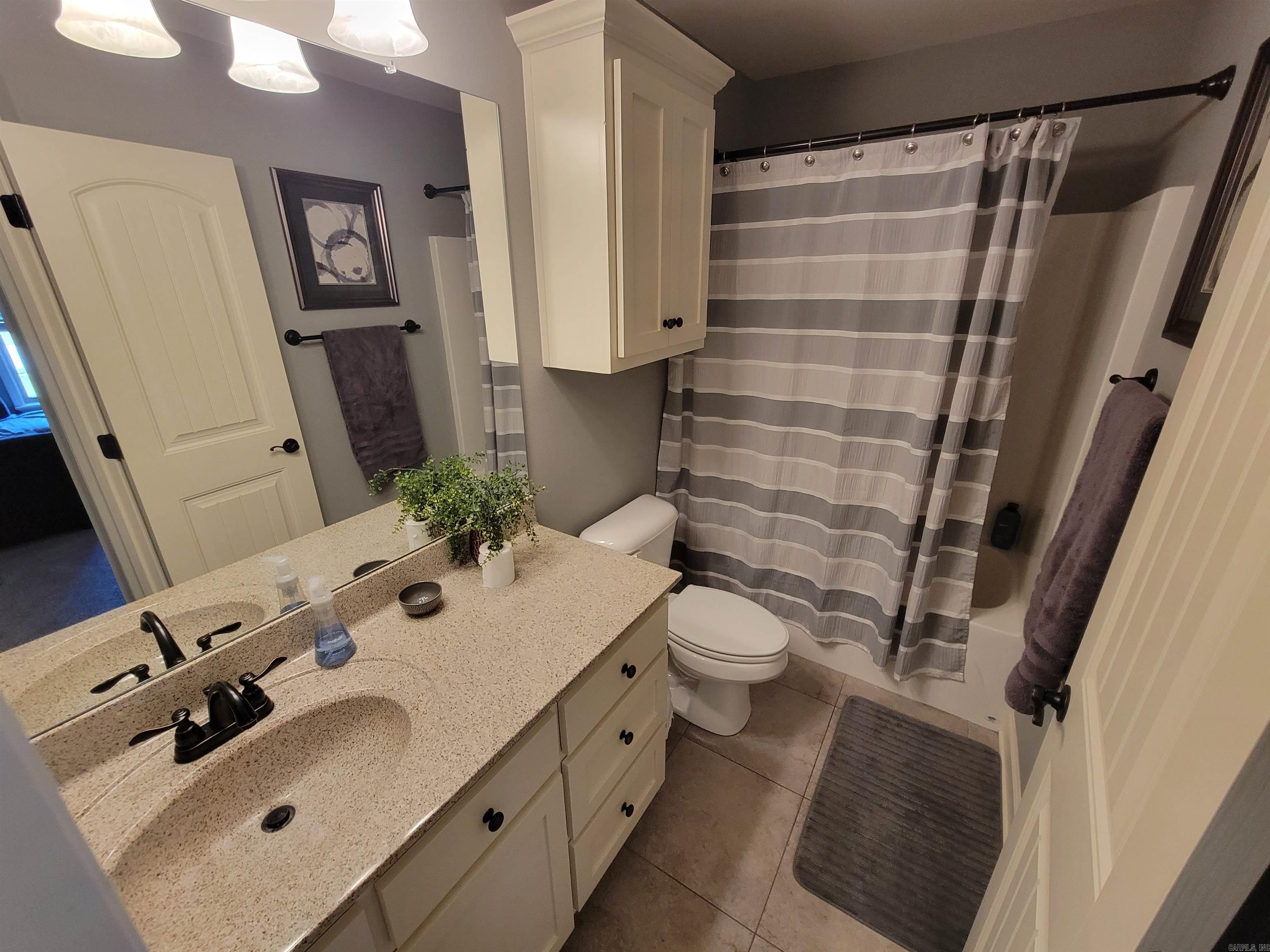 JAXON TERRACE - Residential