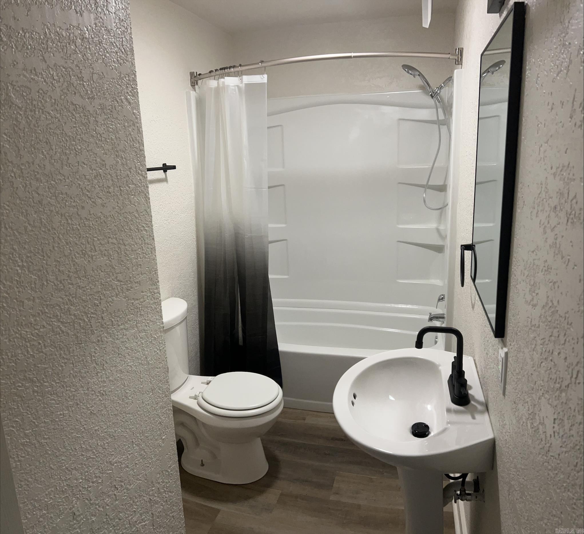 Holloway Replat South Hwy - Residential