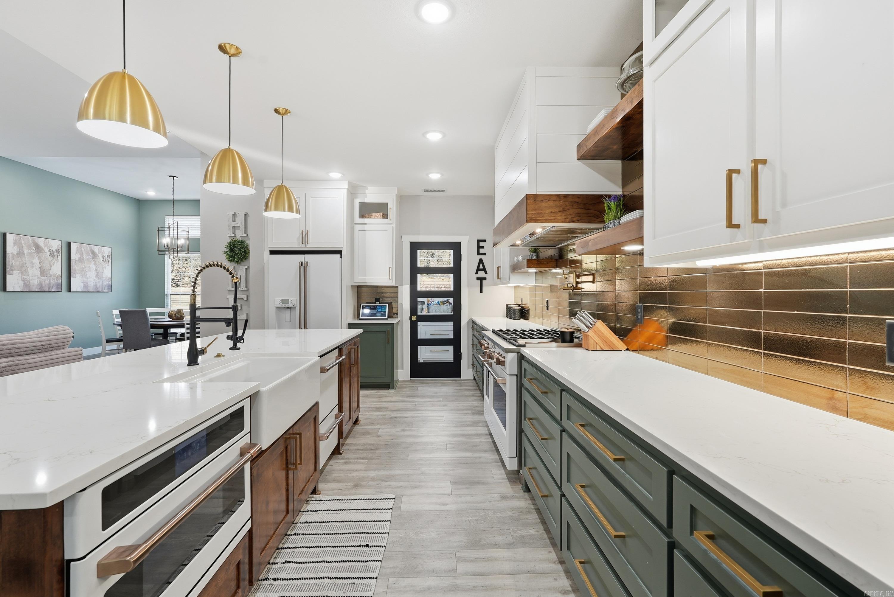 HIDDEN VALLEY - Residential