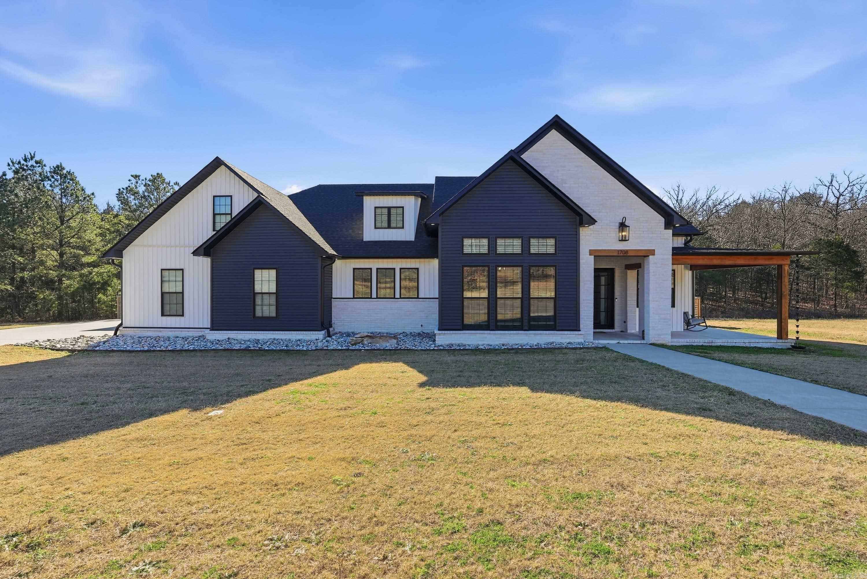 HIDDEN VALLEY - Residential