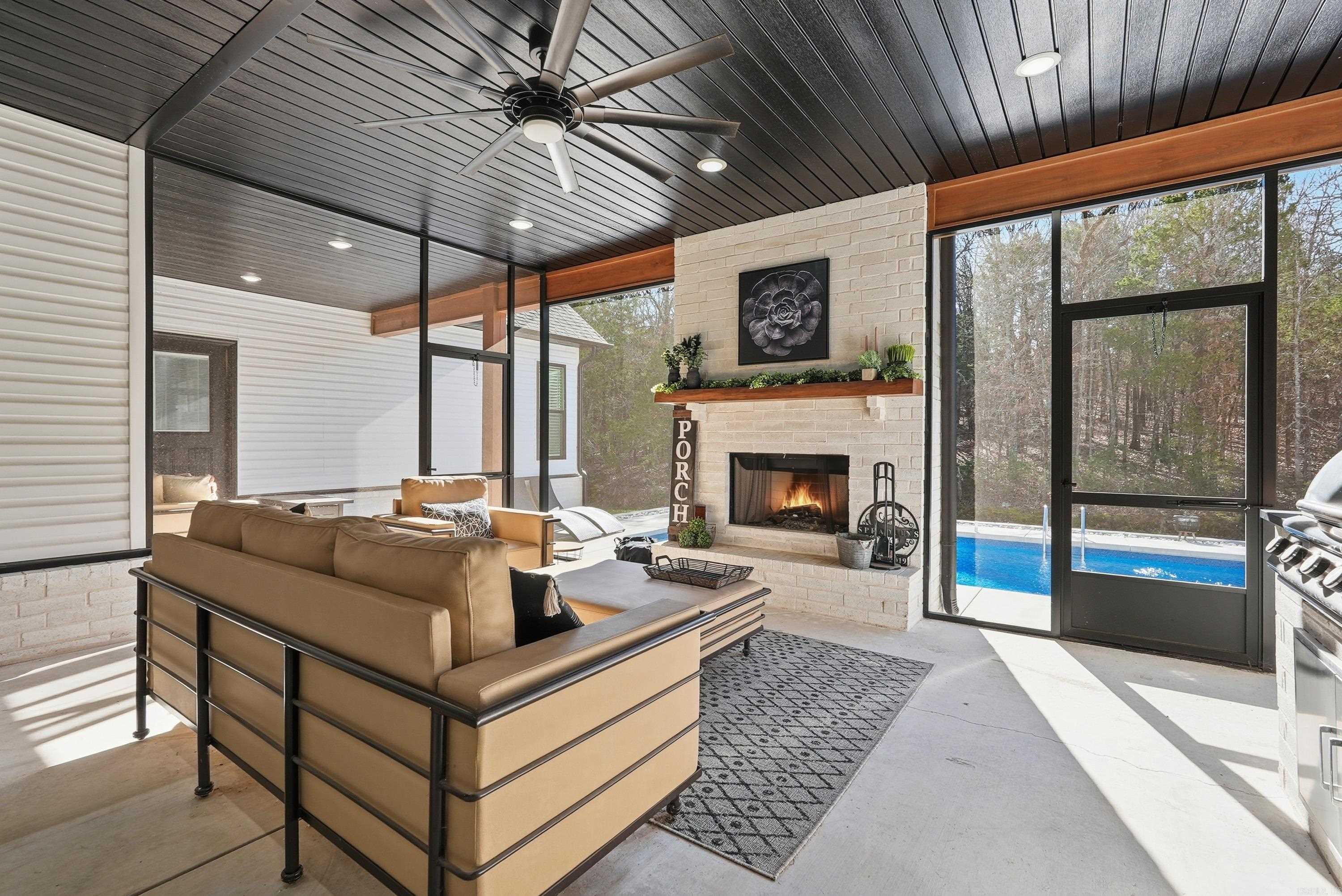 HIDDEN VALLEY - Residential