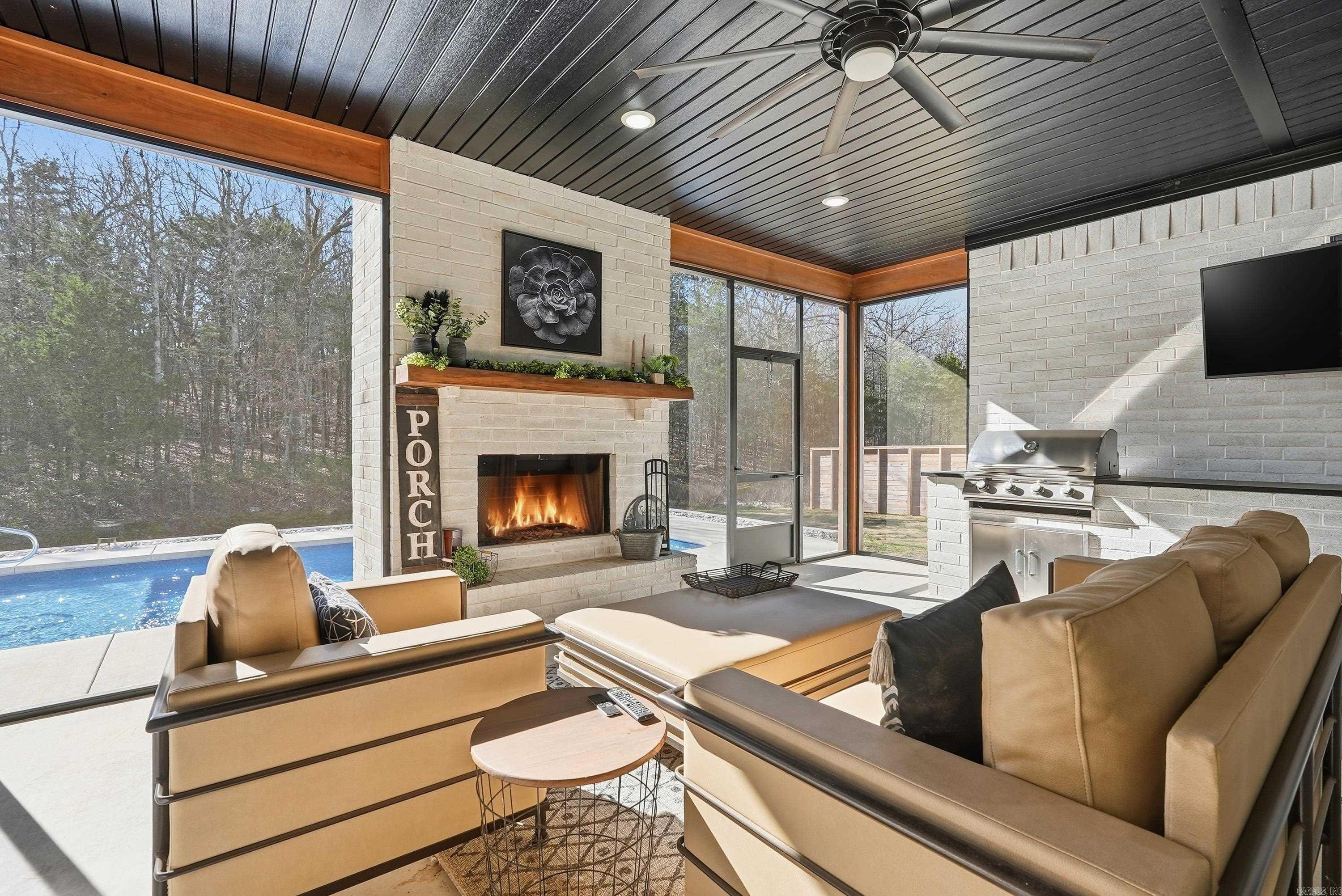 HIDDEN VALLEY - Residential