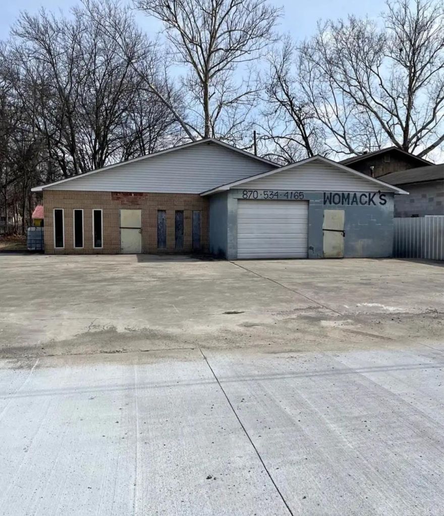 Commercial space for rent!!! Spacious building for all your needs! Call us today to get your business needs going!! 870-534-2823