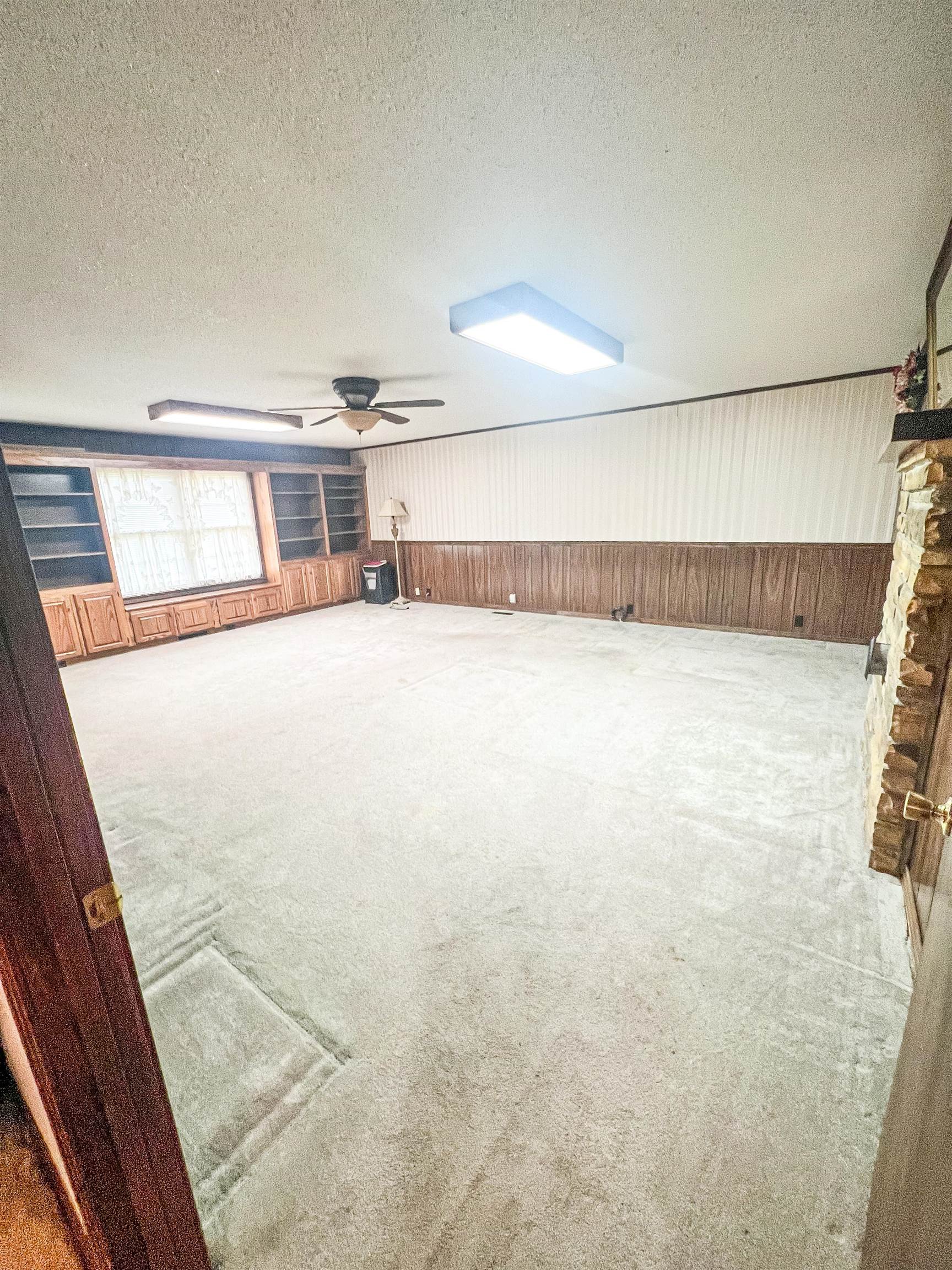 Metes & Bounds - Commercial Sale