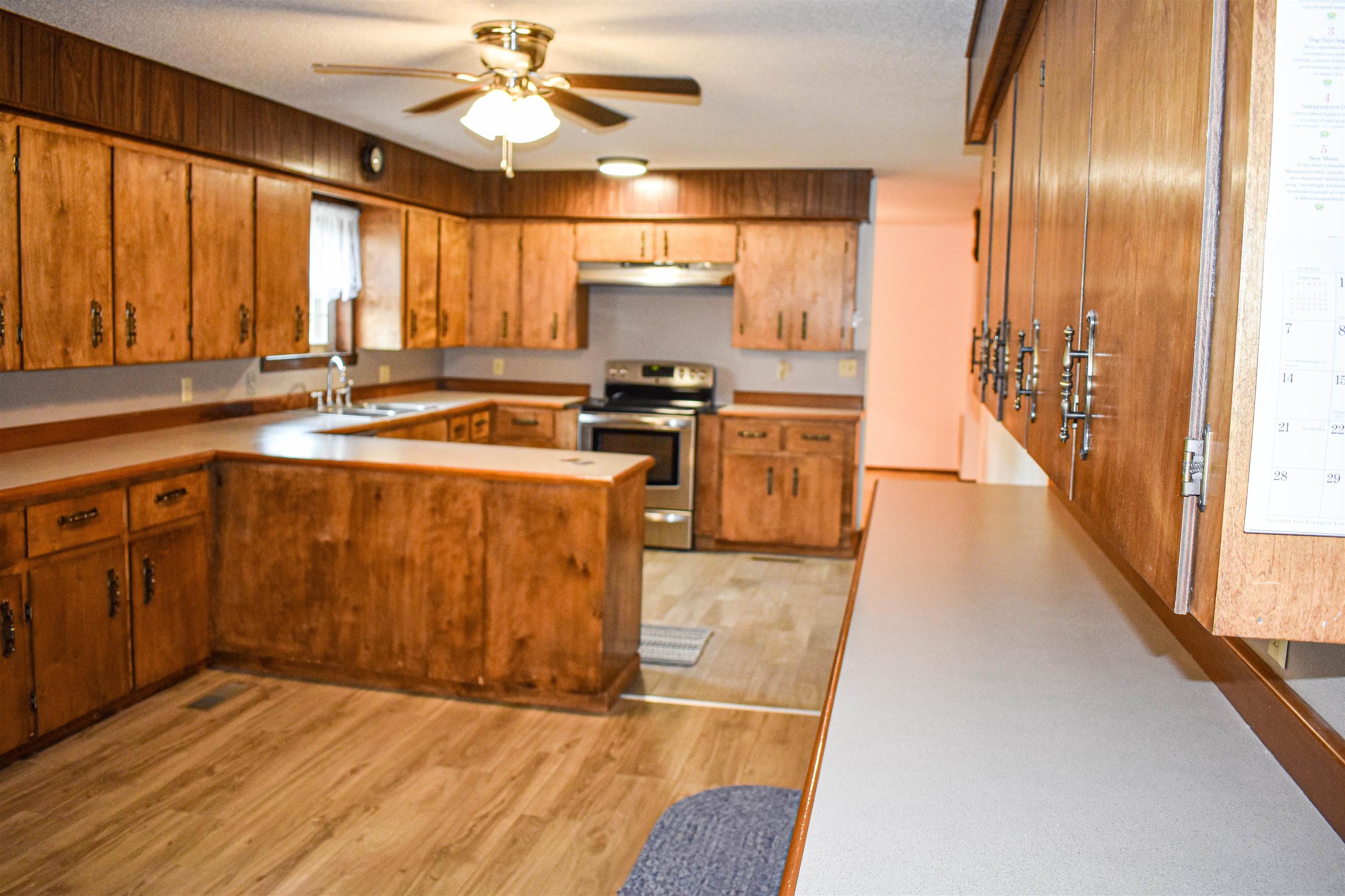 Metes & Bounds - Commercial Sale