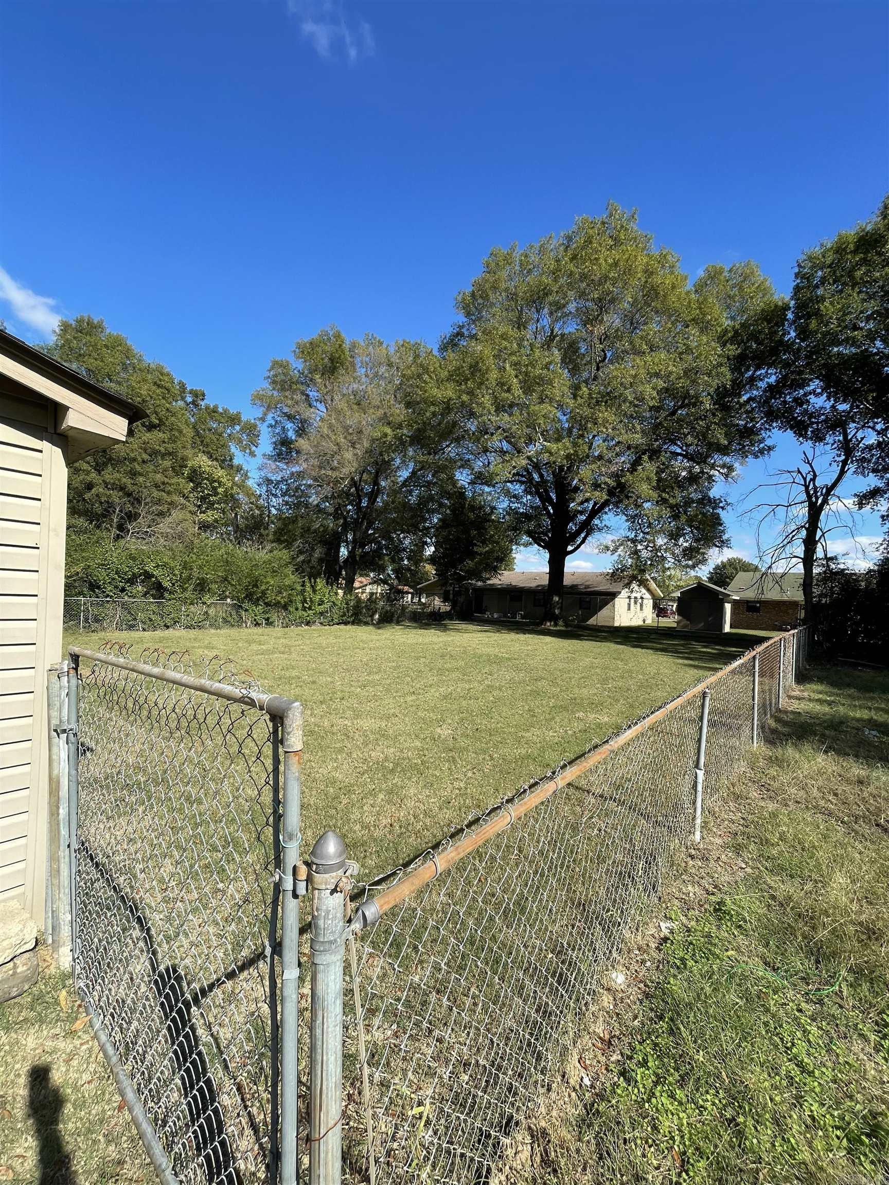 GALE HOLIFIELD - Residential