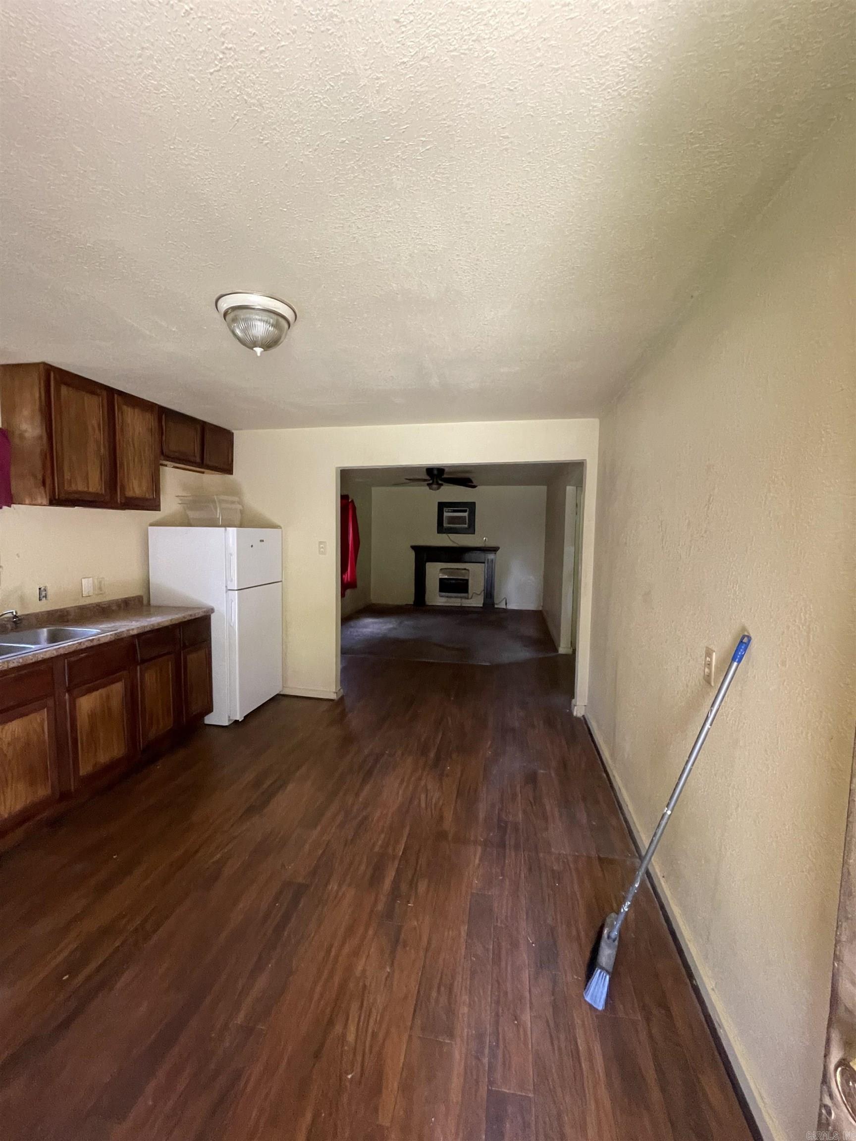 GALE HOLIFIELD - Residential