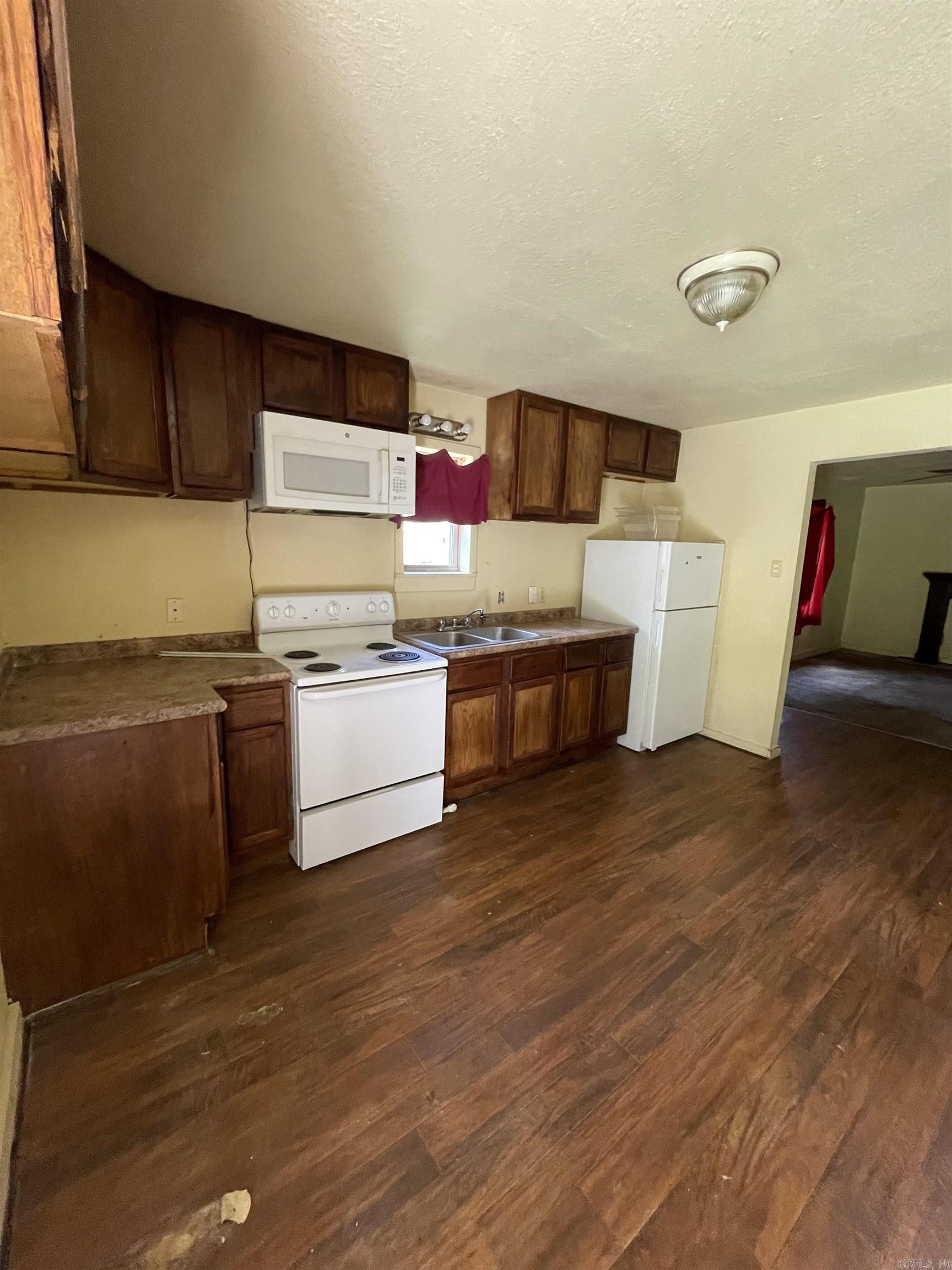 GALE HOLIFIELD - Residential