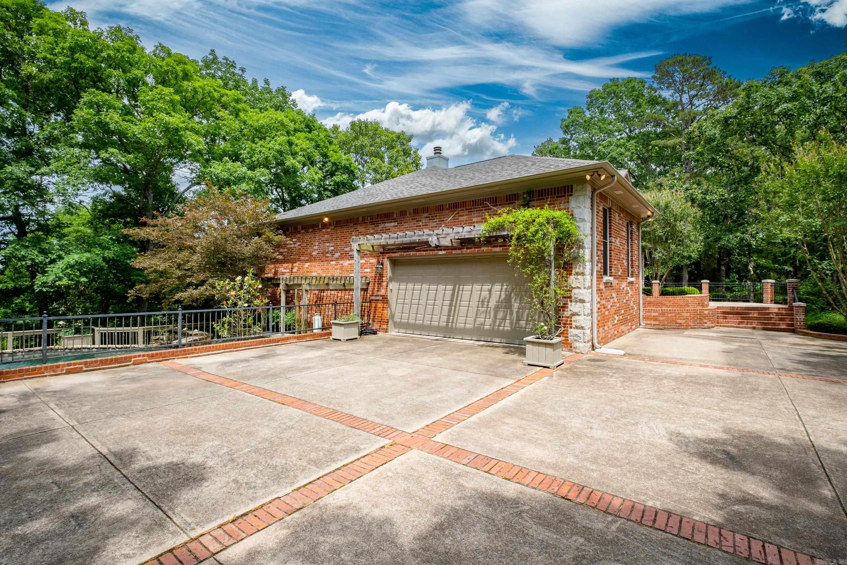 RIDGEFIELD ESTATES - Residential