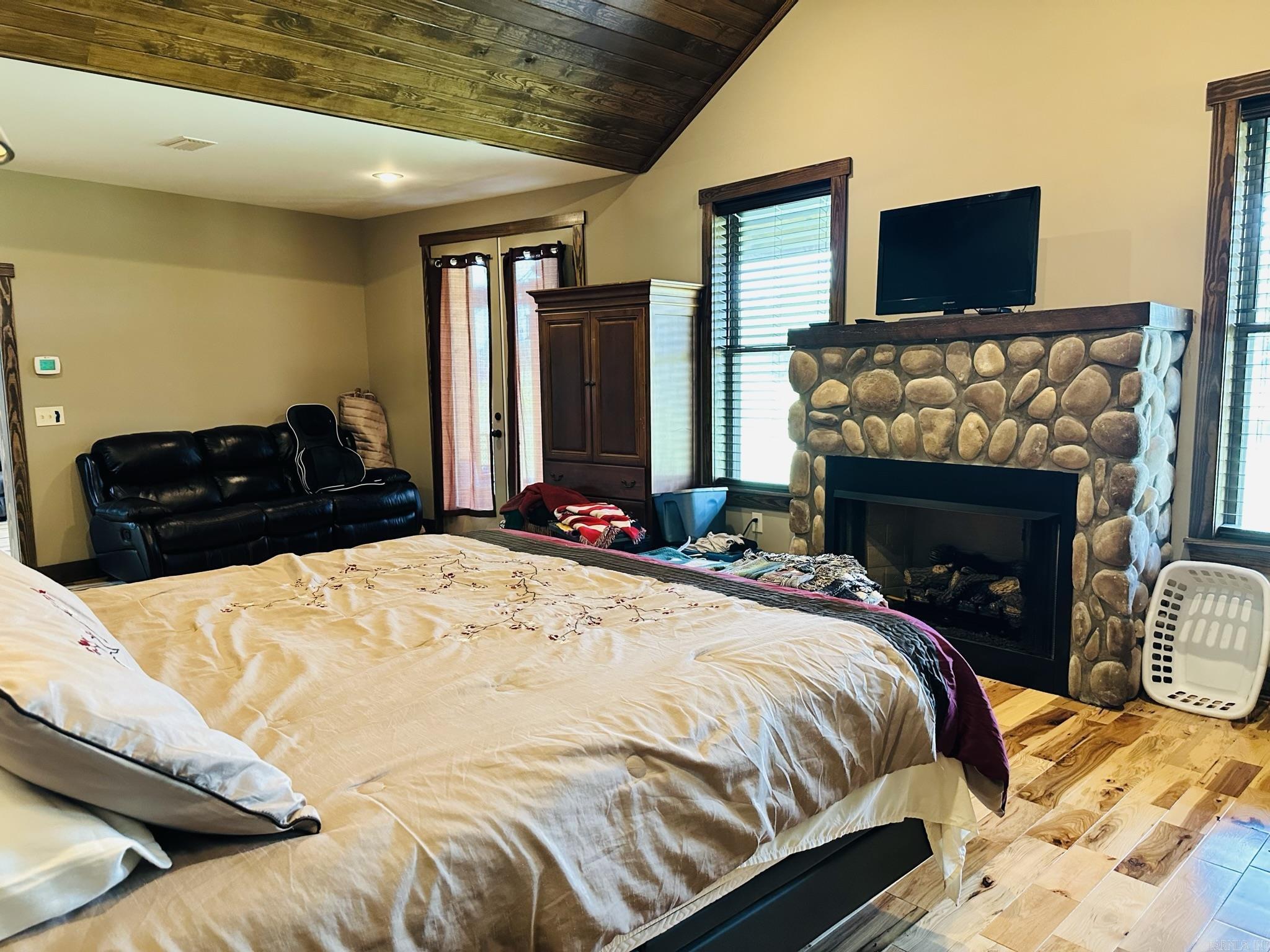 COOPERS HAWK - Residential