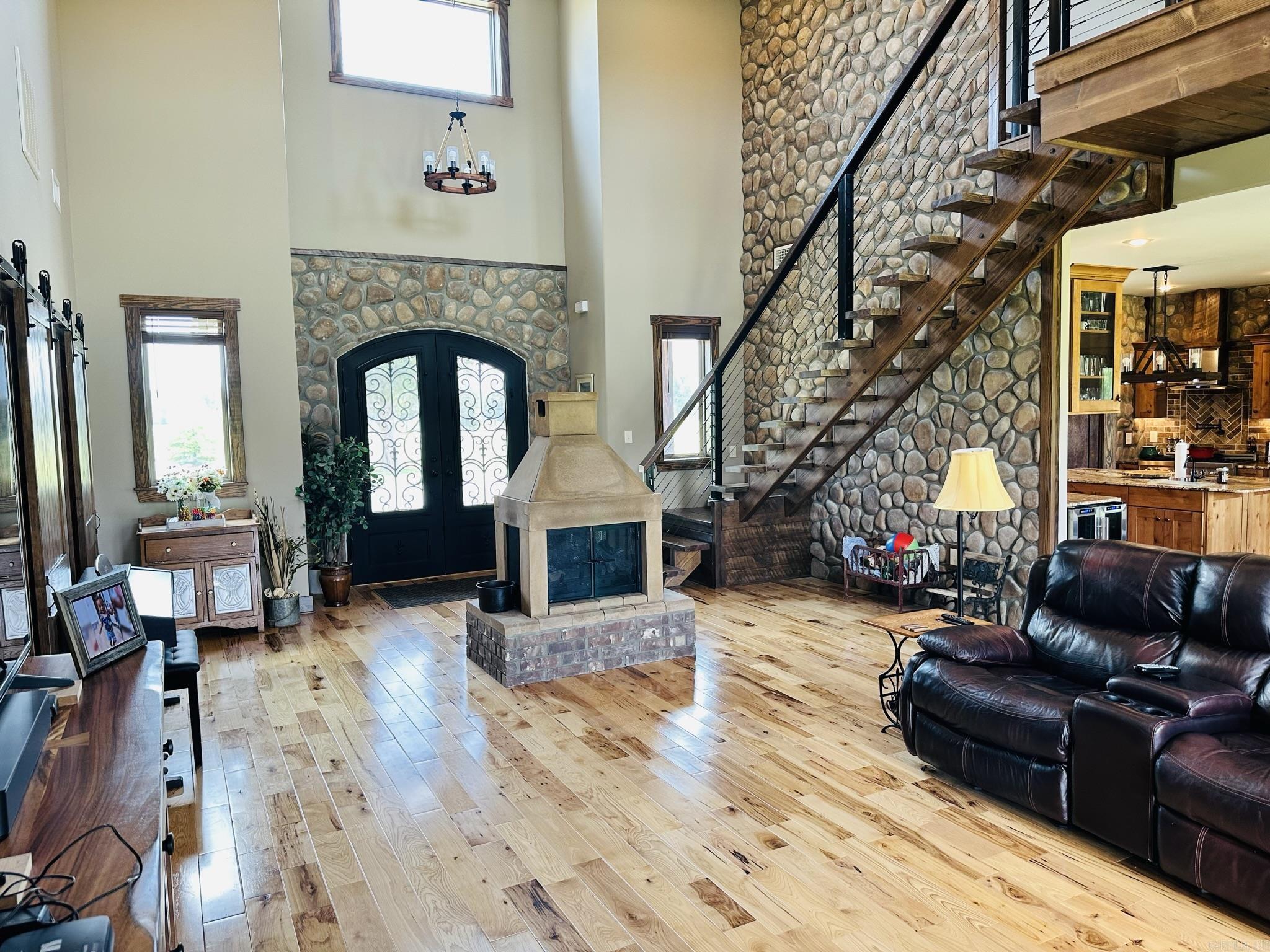 COOPERS HAWK - Residential