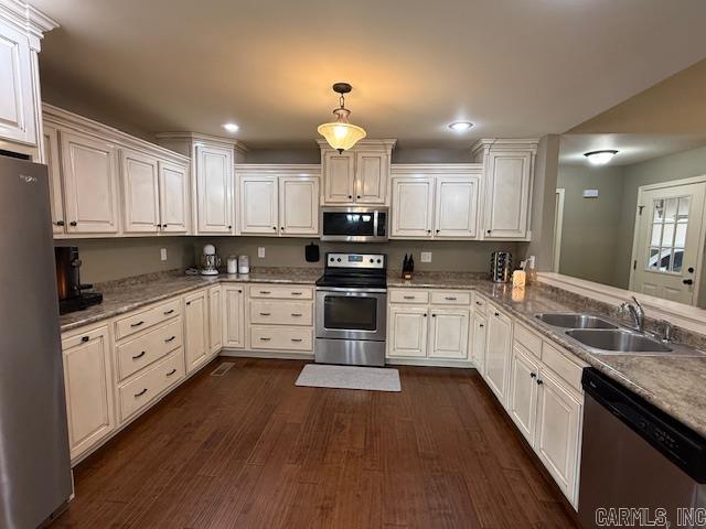 RIVERWOODS ESTATES PHASE ONE - Residential